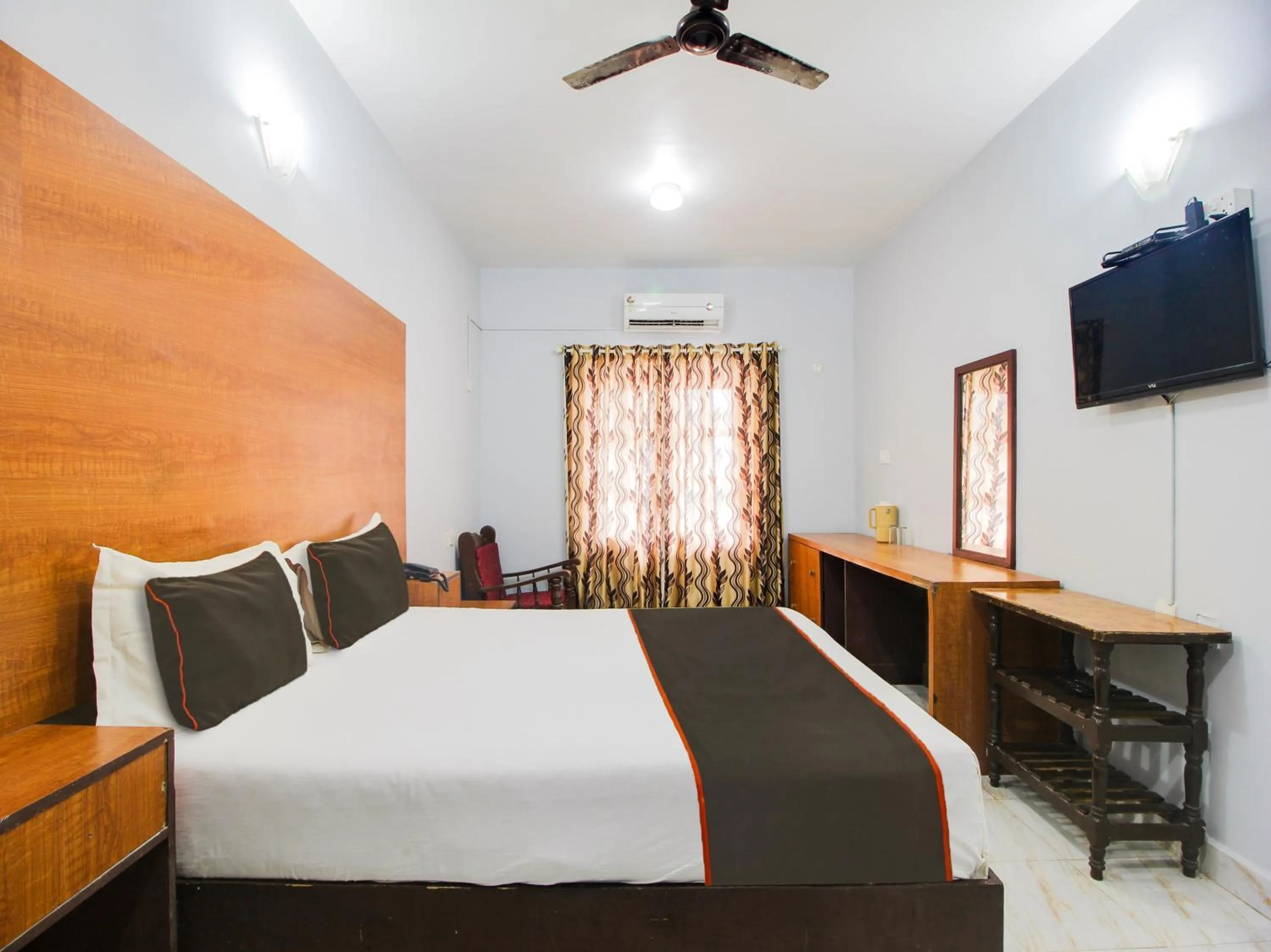 Bedroom in Collection O Maizons Lakeview Resort