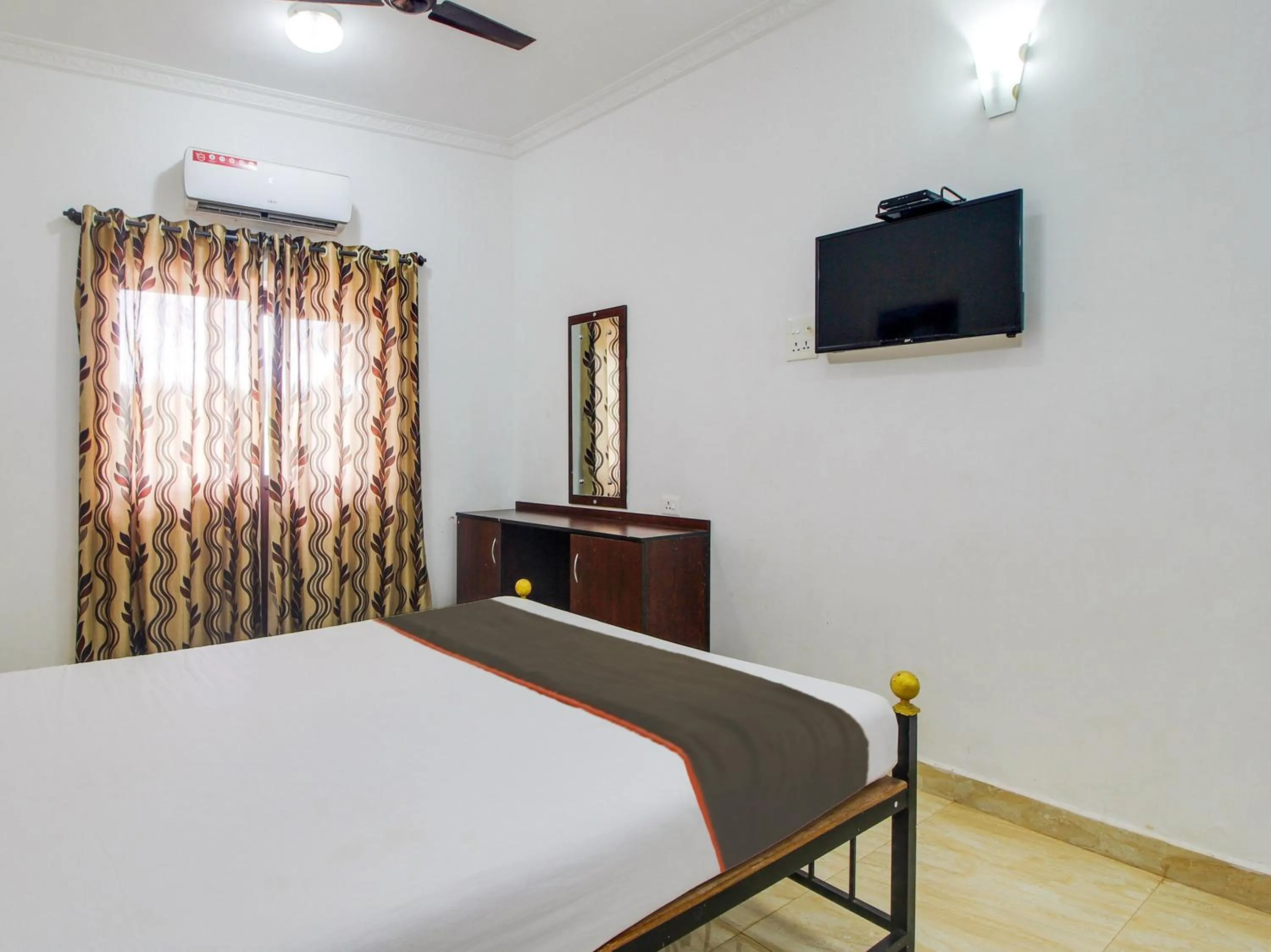 Bedroom in Collection O Maizons Lakeview Resort