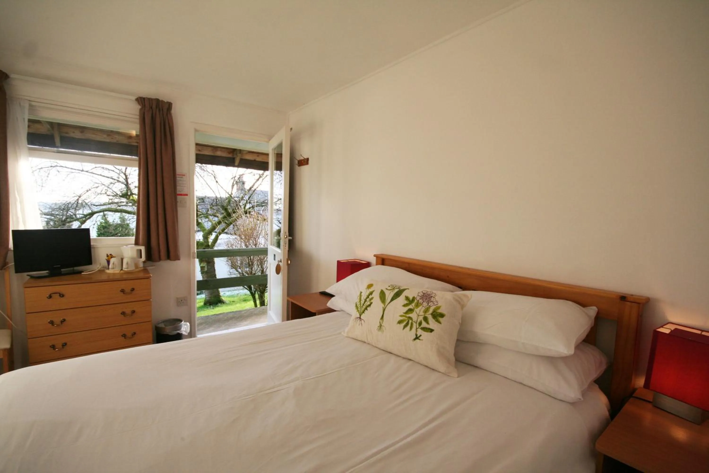 Bed in The Arran Lodge & Arran Sleep Huts