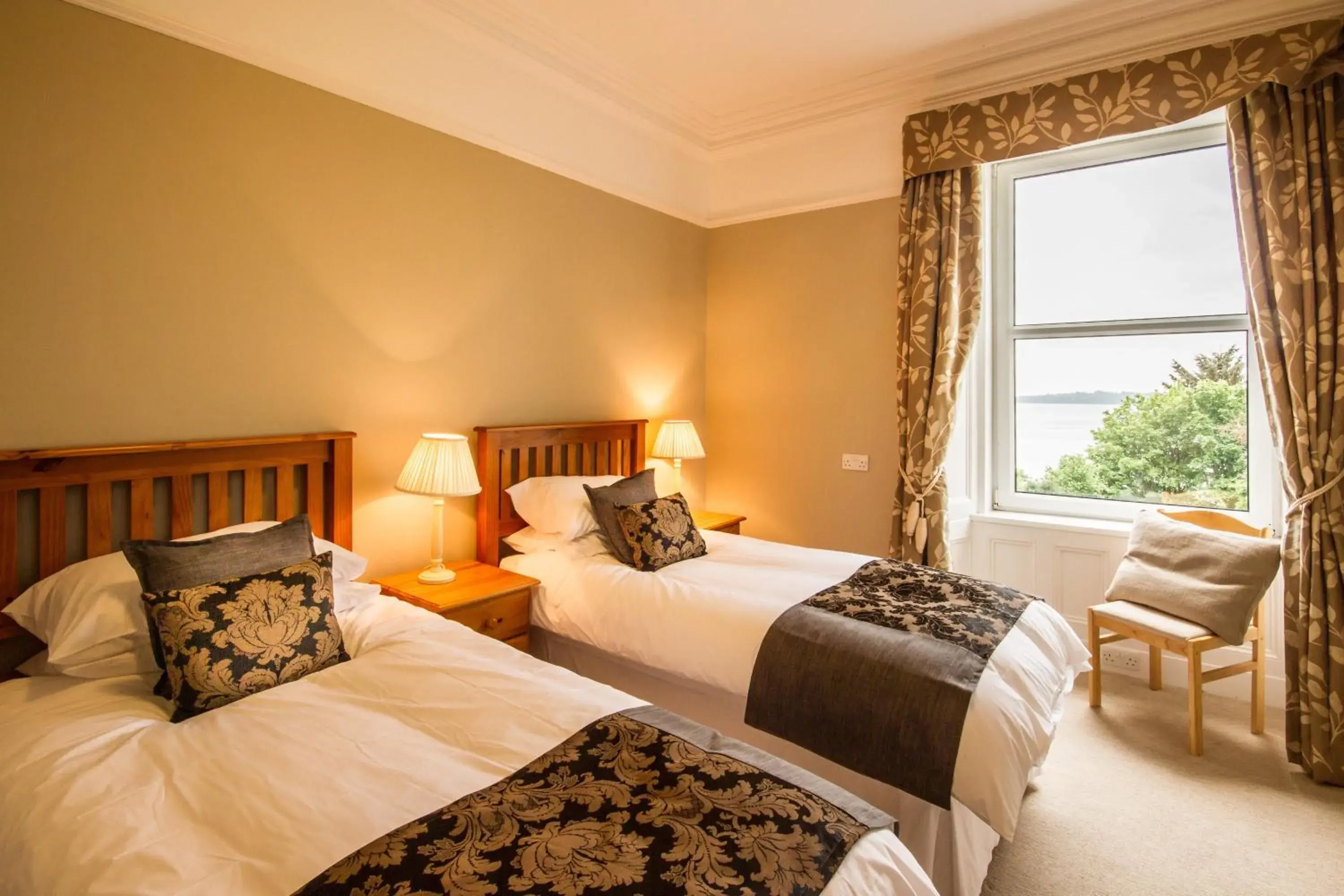 Deluxe Twin Room with Sea View in The Arran Lodge & Arran Sleep Huts Deluxe Twin Room with Sea View in The Arran Lodge & Arran Sleep Huts