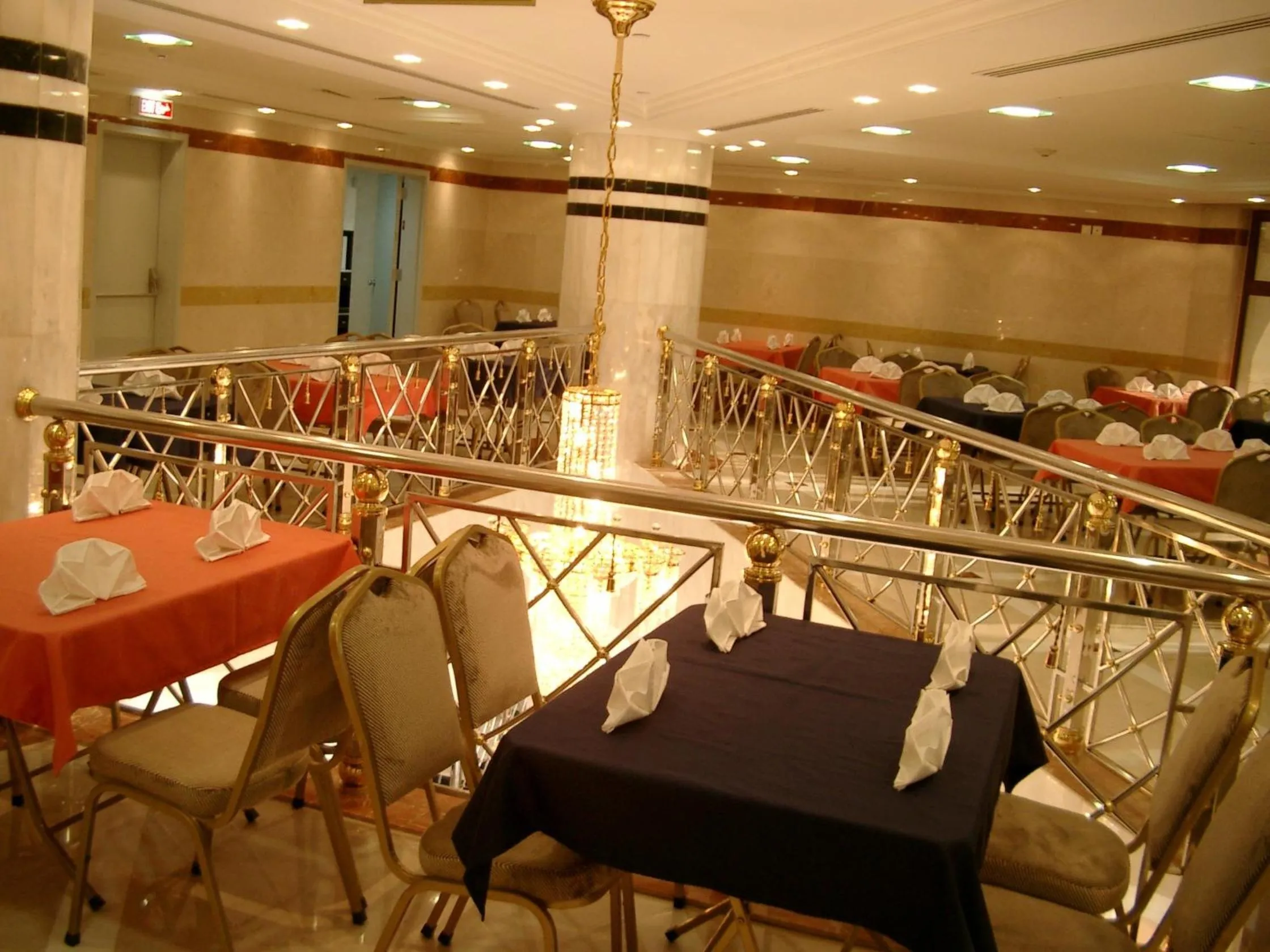 Restaurant/places to eat in Manazel Alaswaf Hotel