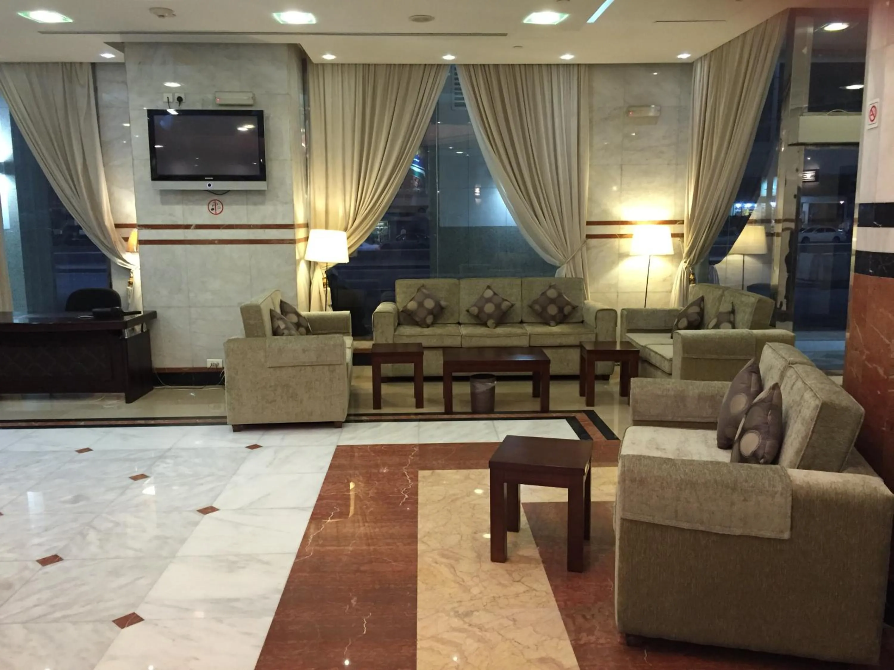 Lobby or reception in Manazel Alaswaf Hotel