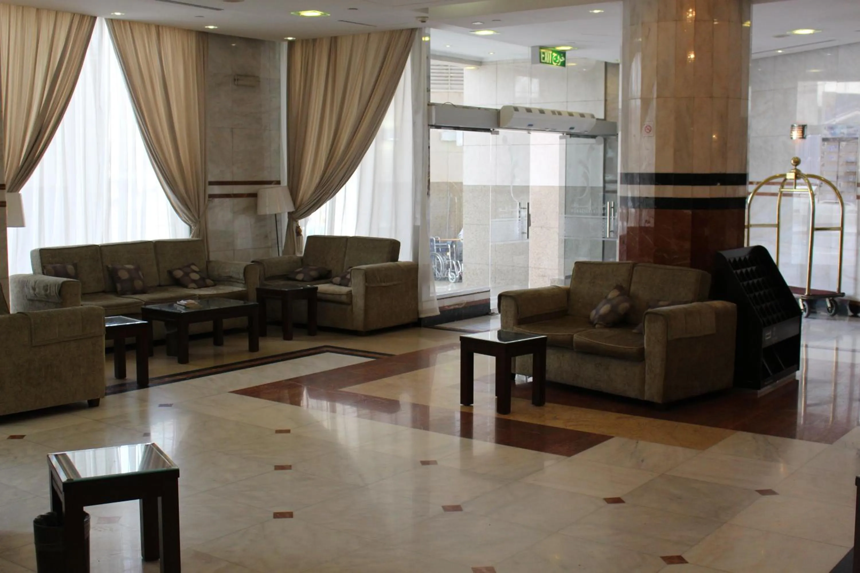 Seating area in Manazel Alaswaf Hotel