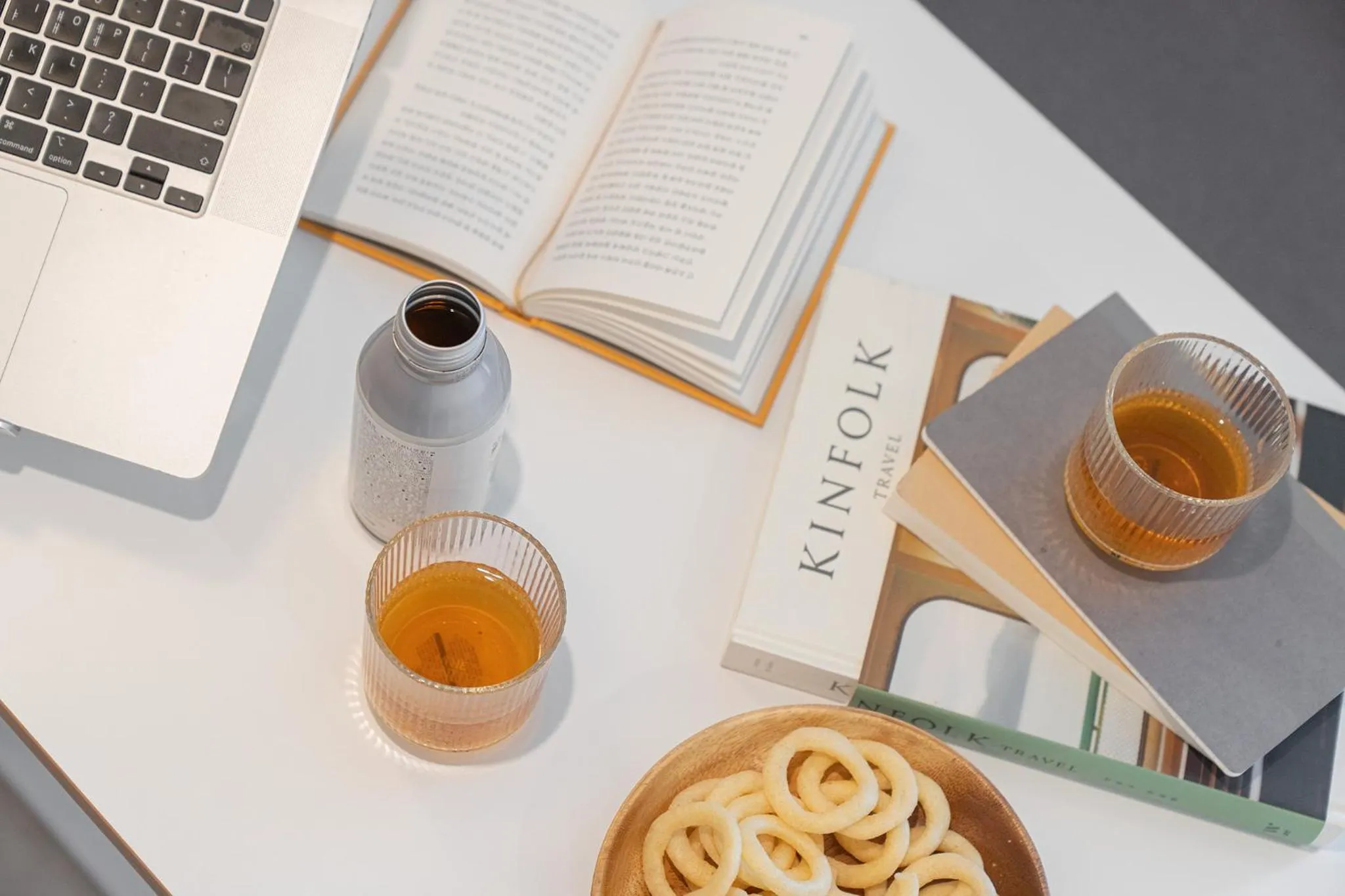 Food and drinks in Workers Hotel Ansan by Aank