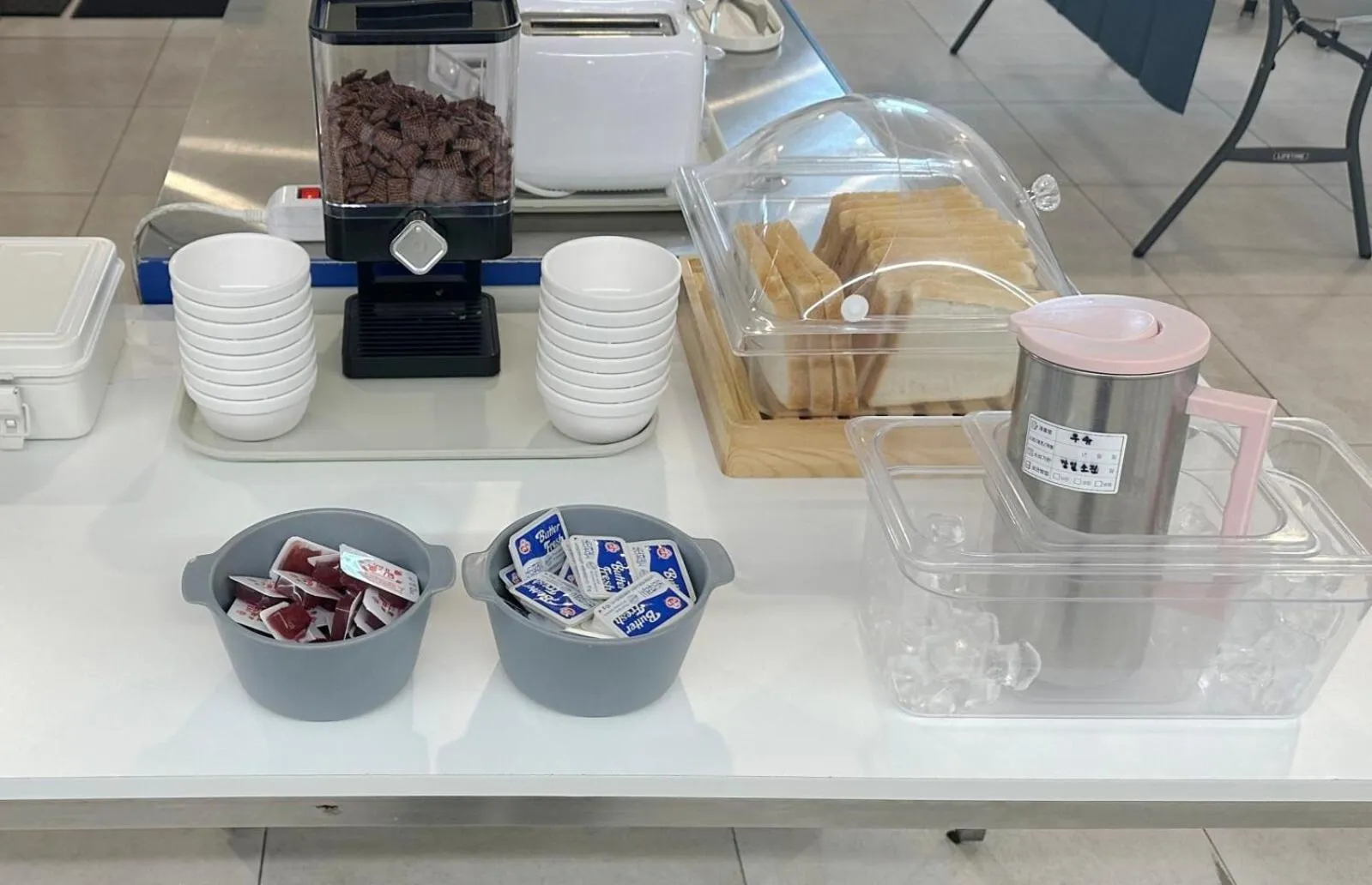 Breakfast in Workers Hotel Ansan by Aank