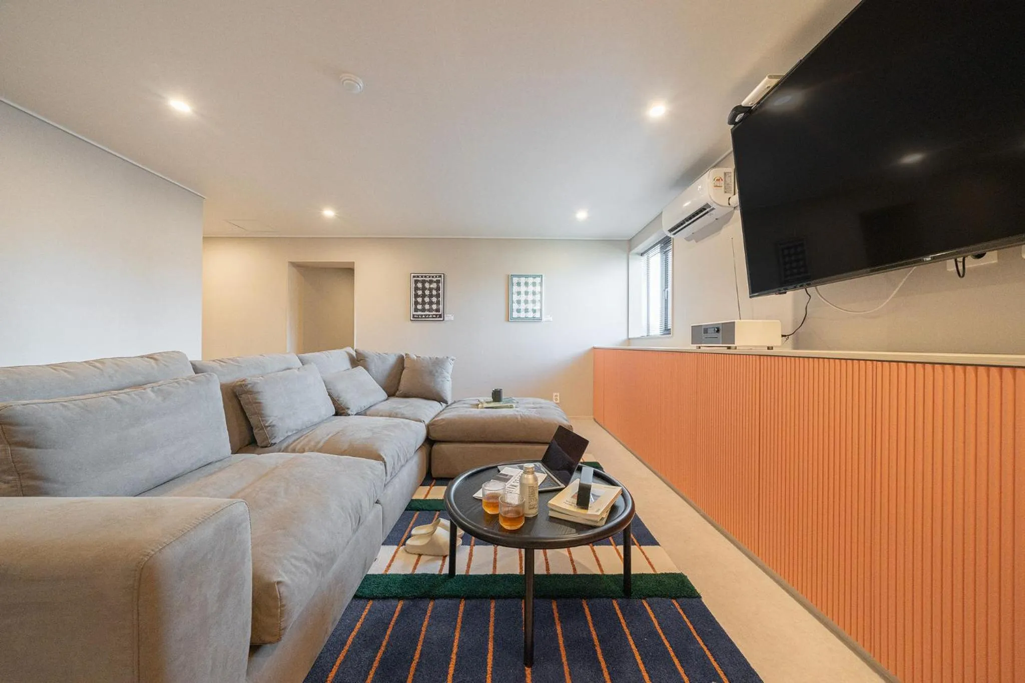 TV and multimedia in Workers Hotel Ansan by Aank