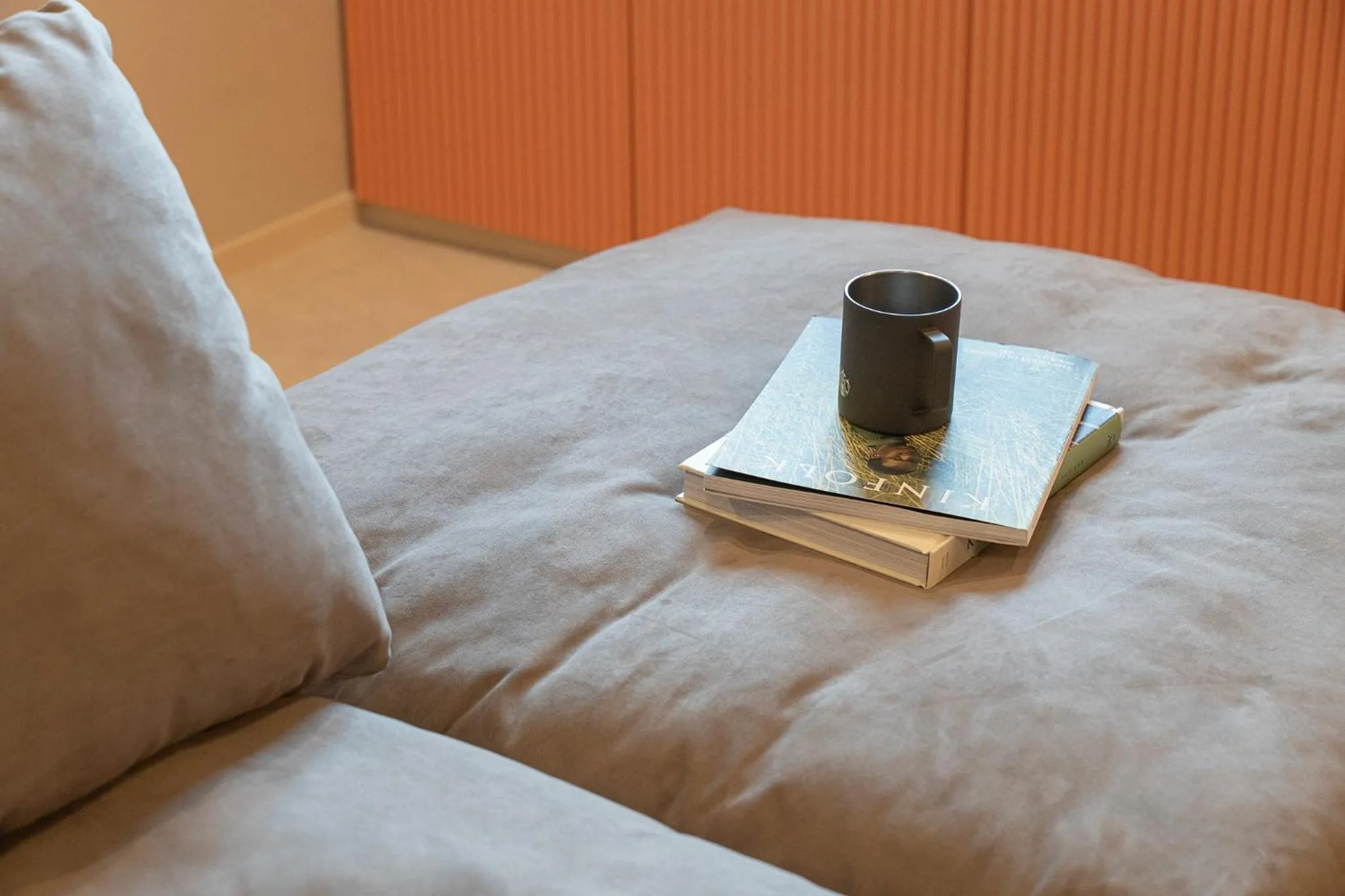 Seating area in Workers Hotel Ansan by Aank