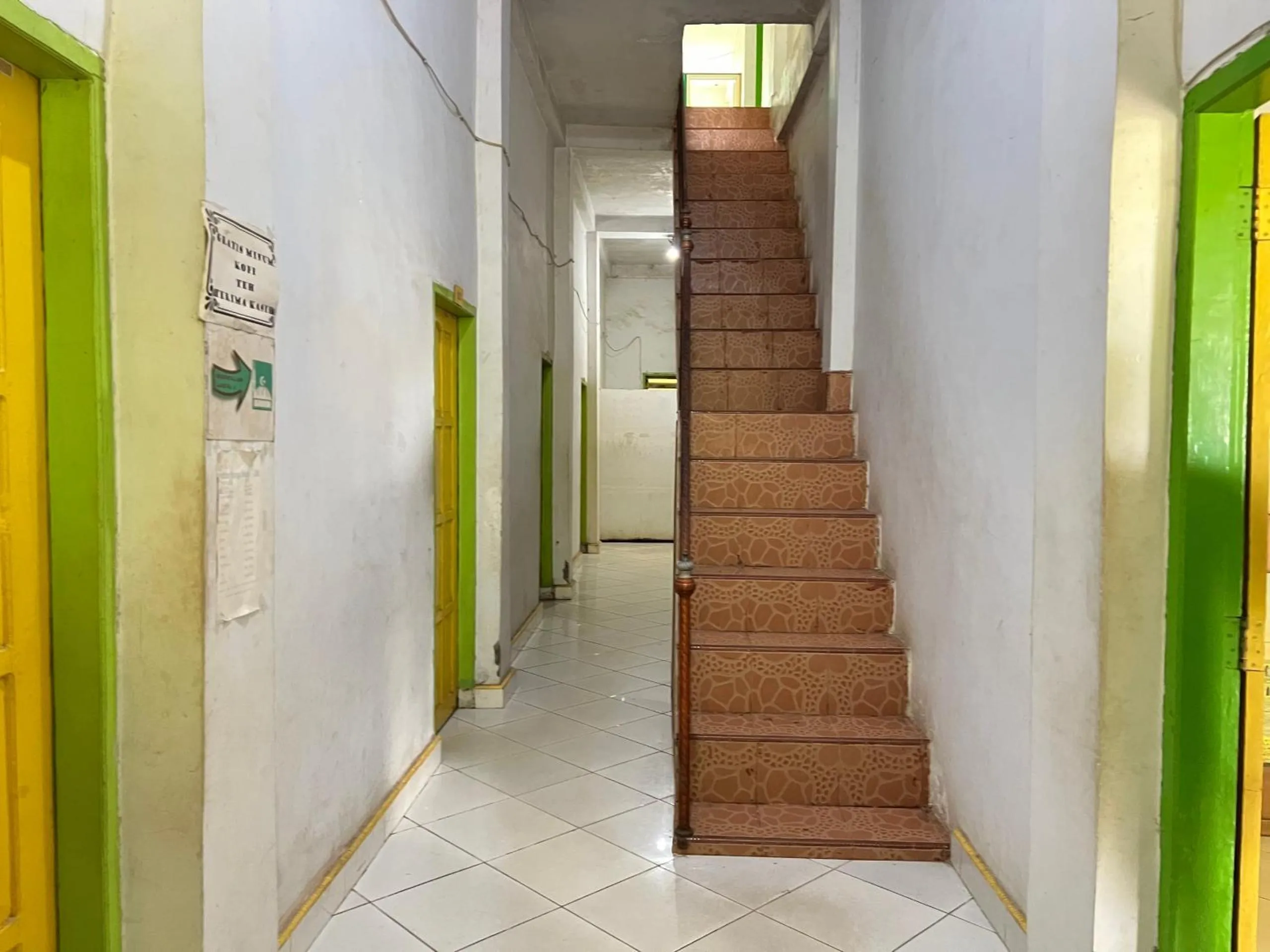 Lobby or reception in Hotel O Wisma Aliyah Near Sidrap