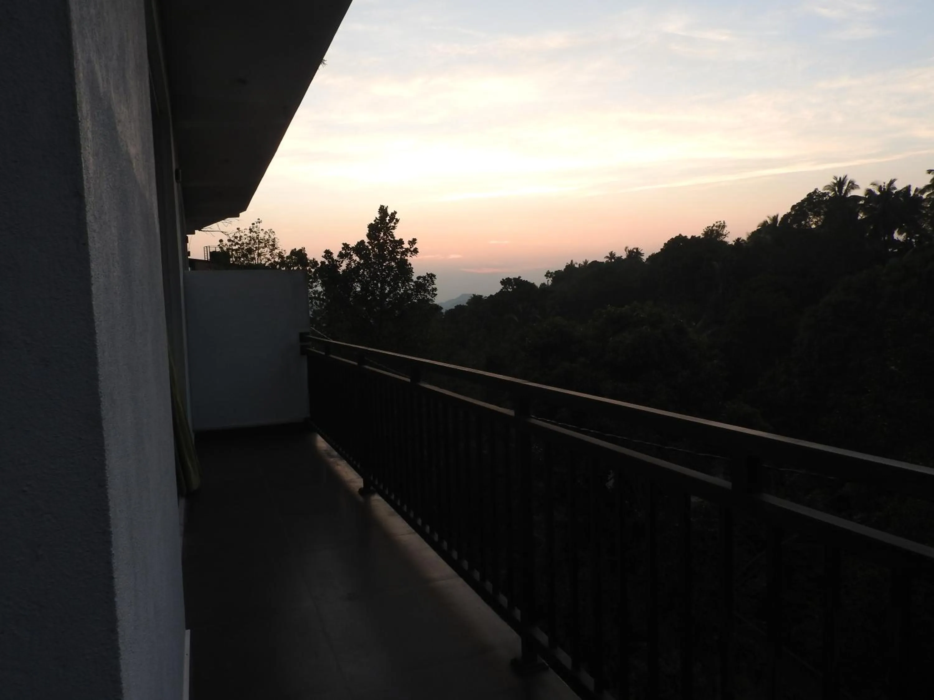 Sunset in Green Heaven Resort Kandy