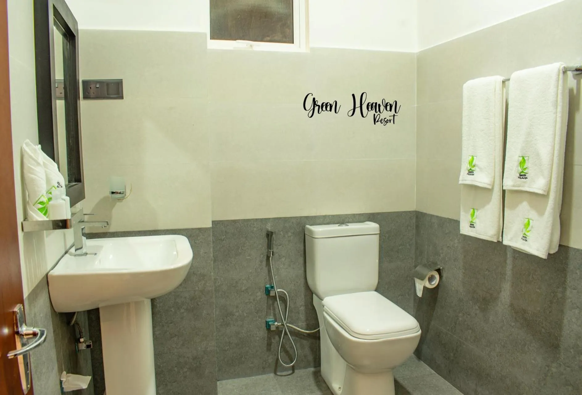 Shower in Green Heaven Resort Kandy