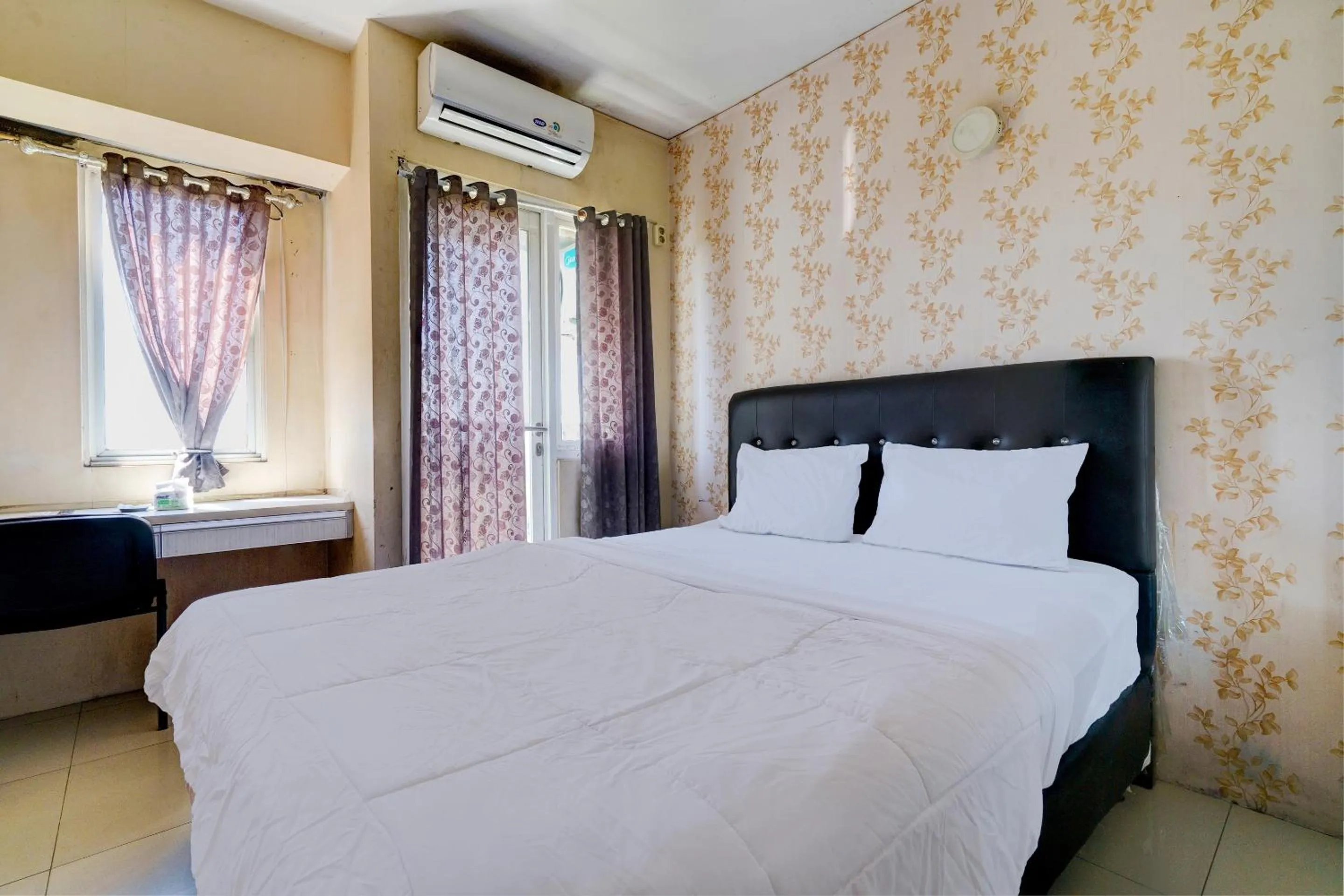 Bedroom, Bed in OYO Life 92874 Apartement Grand Sentraland Karawang By Red Dragon