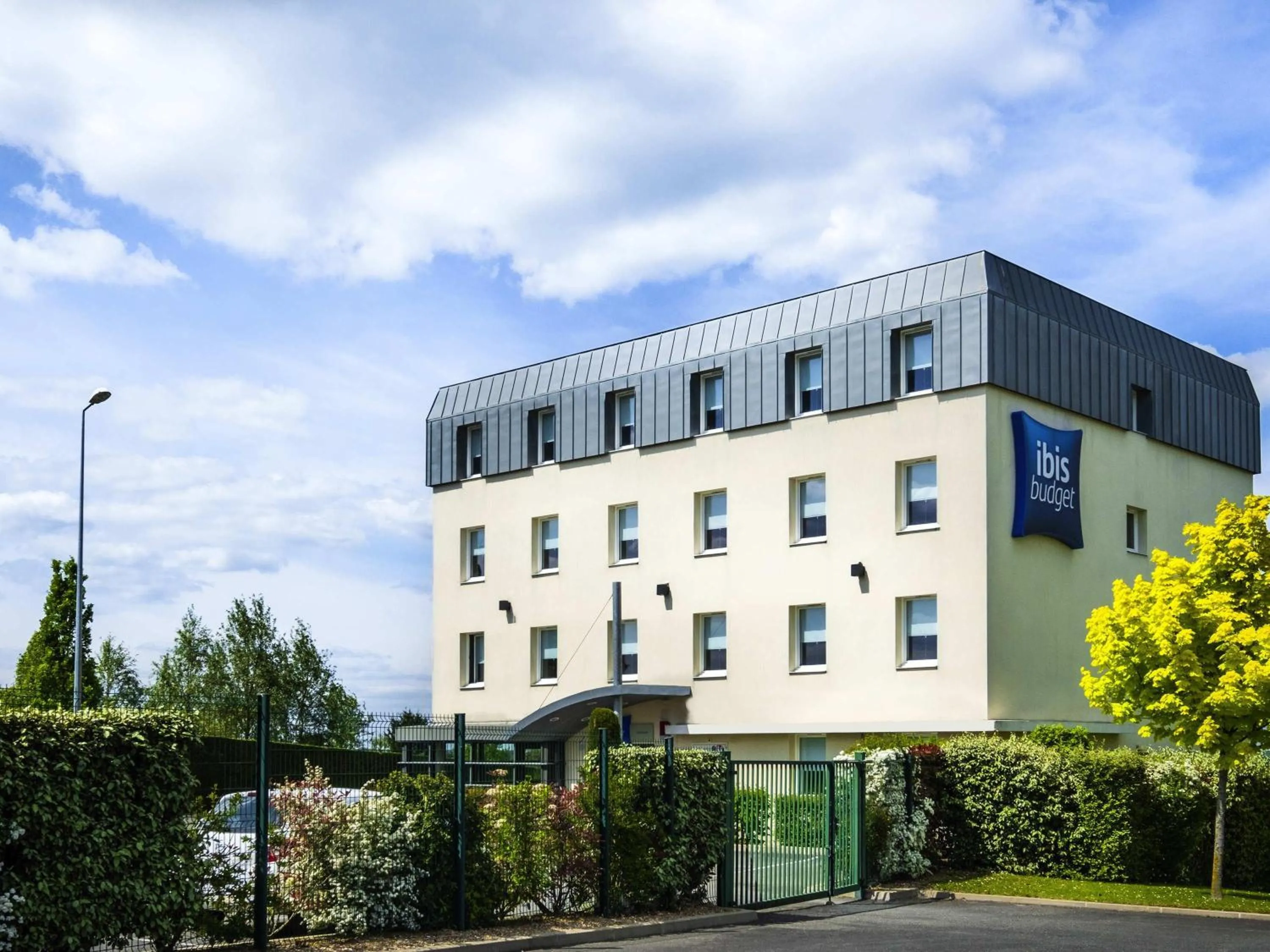 Property building in ibis budget Amboise