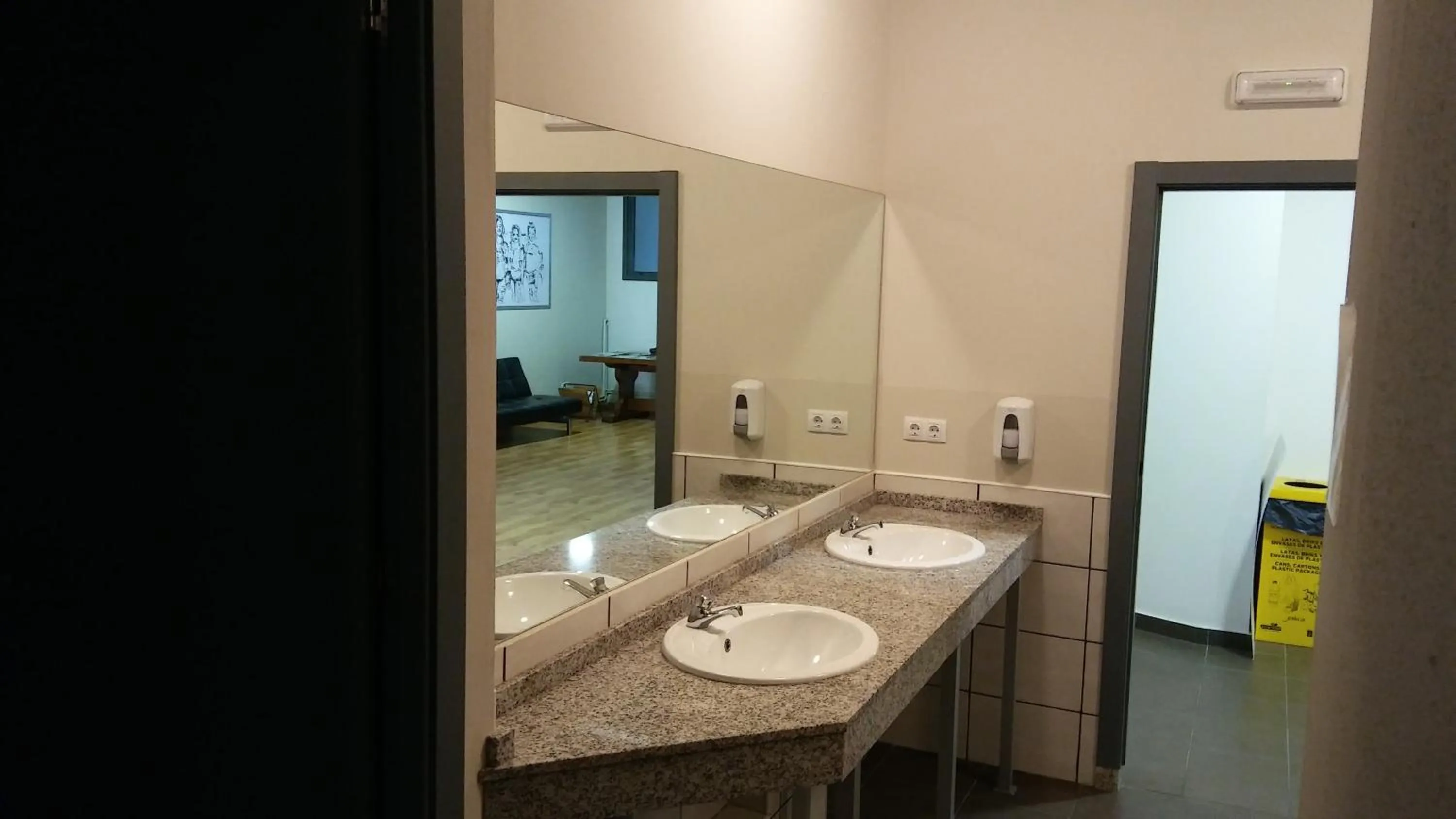 Bathroom in Alma del Camino - Rooms & Albergue