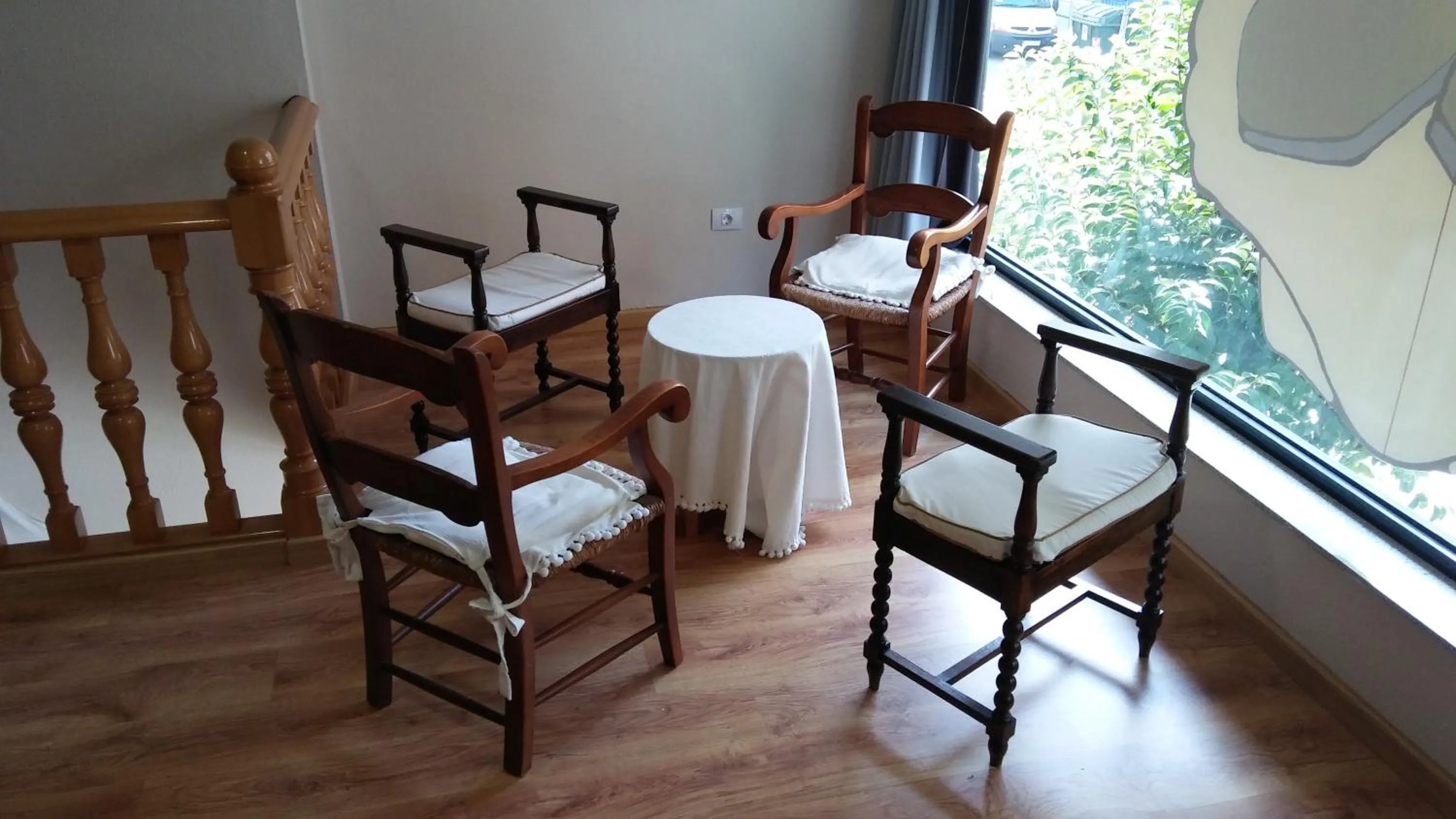 Library in Alma del Camino - Rooms & Albergue