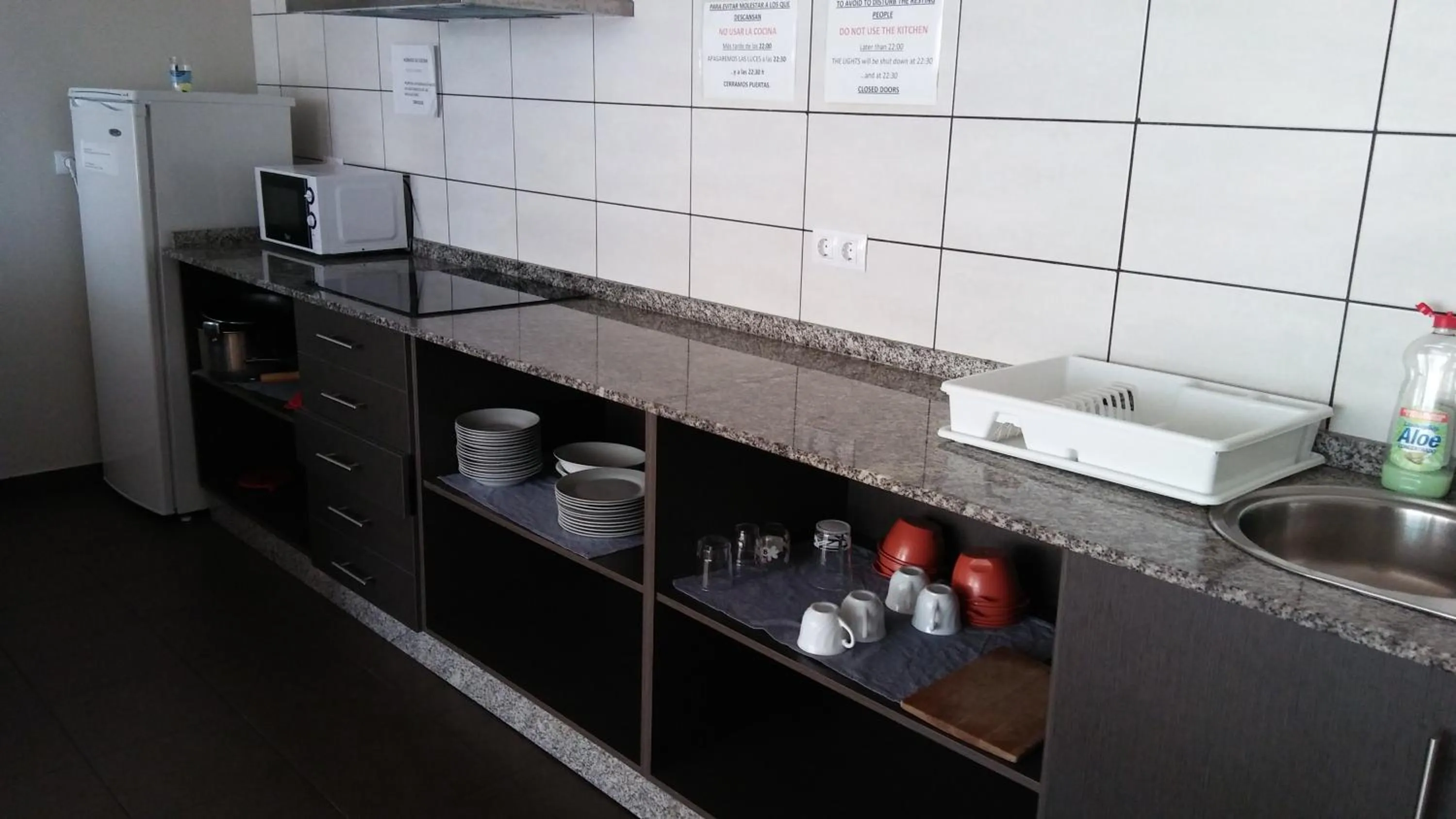 Kitchen or kitchenette in Alma del Camino - Rooms & Albergue