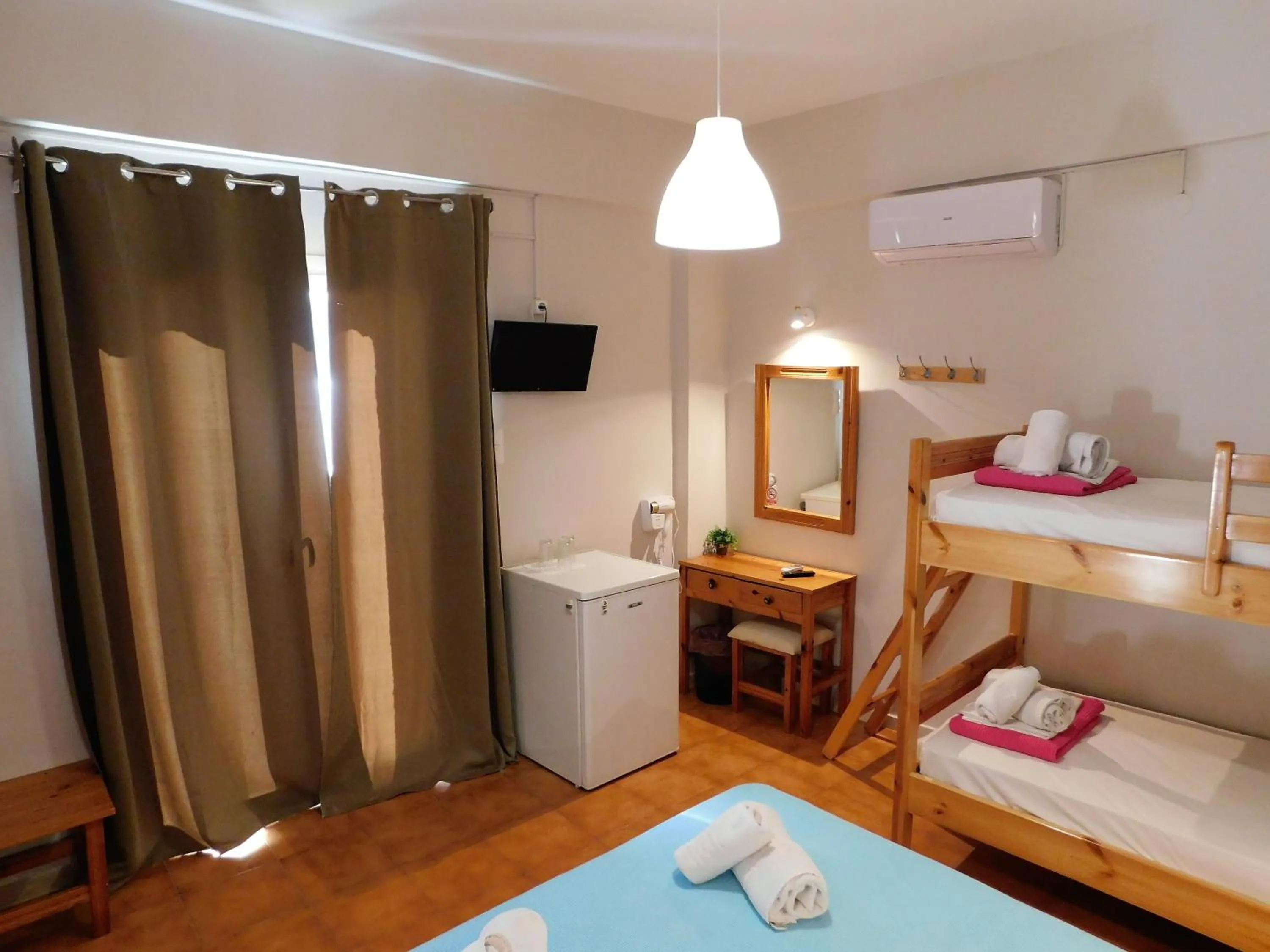 Property building, Bed in Perdika Mare Guesthouse