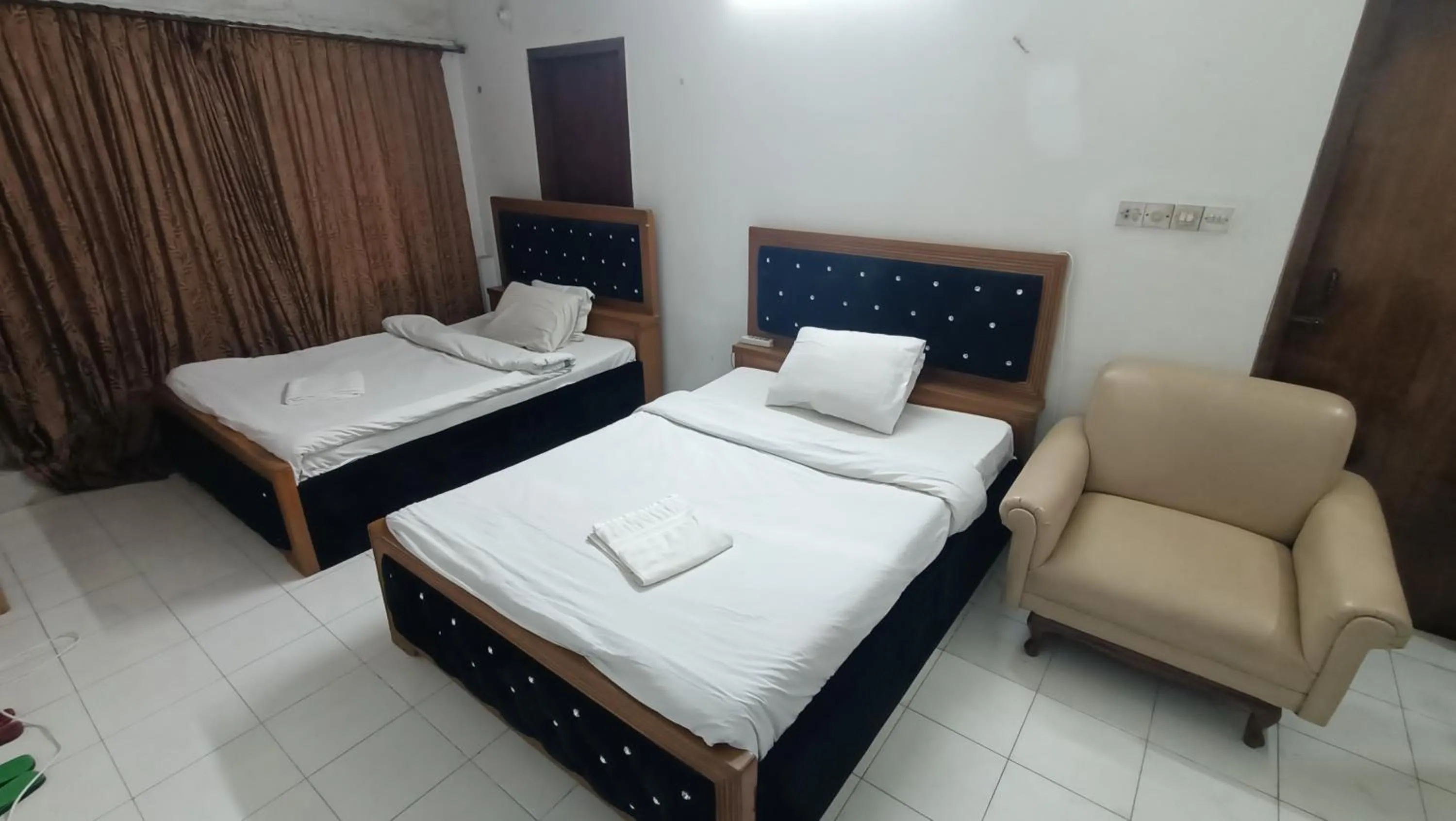 Bed in Hotel Golden Bird