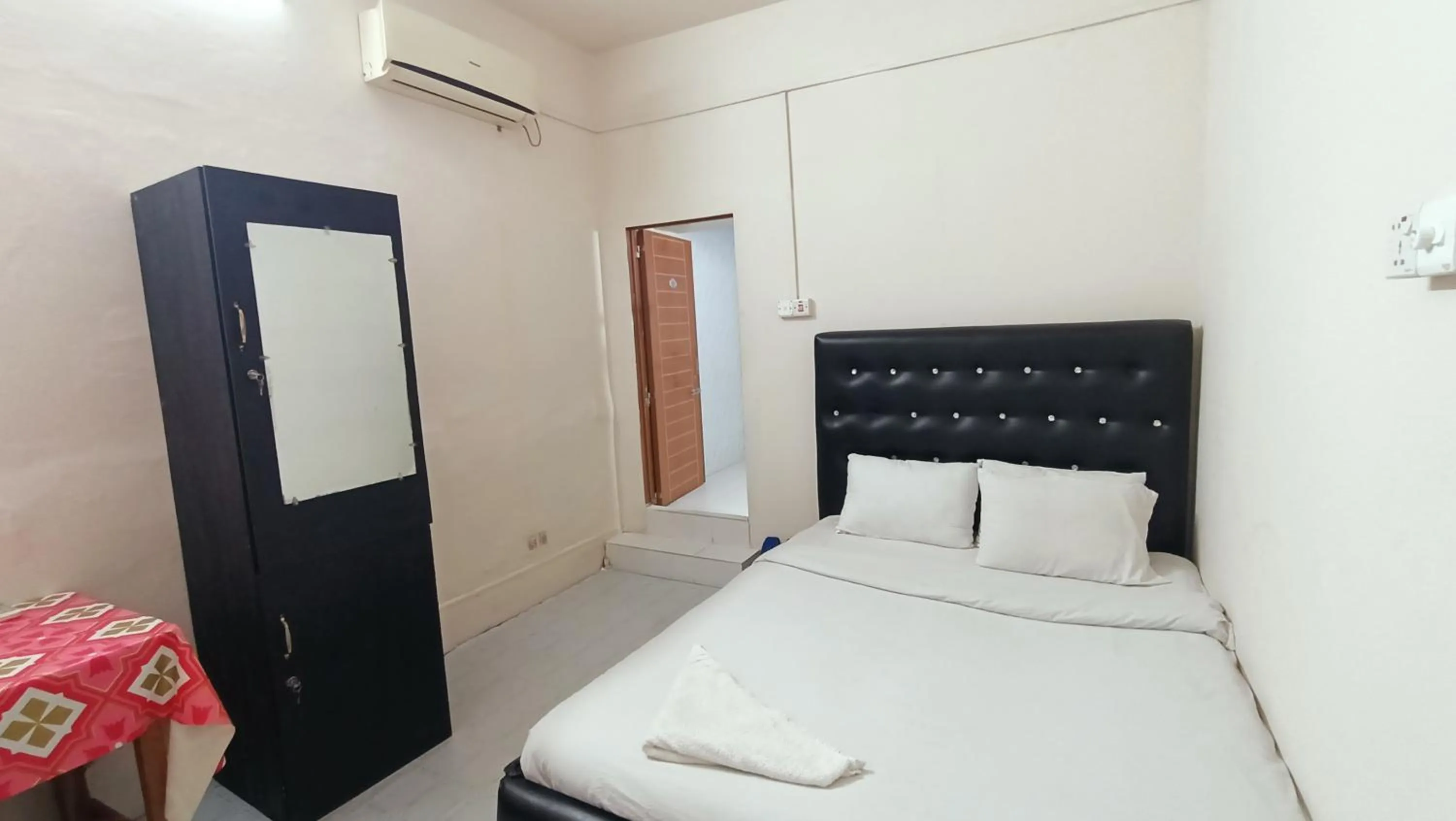 Bed in Hotel Golden Bird