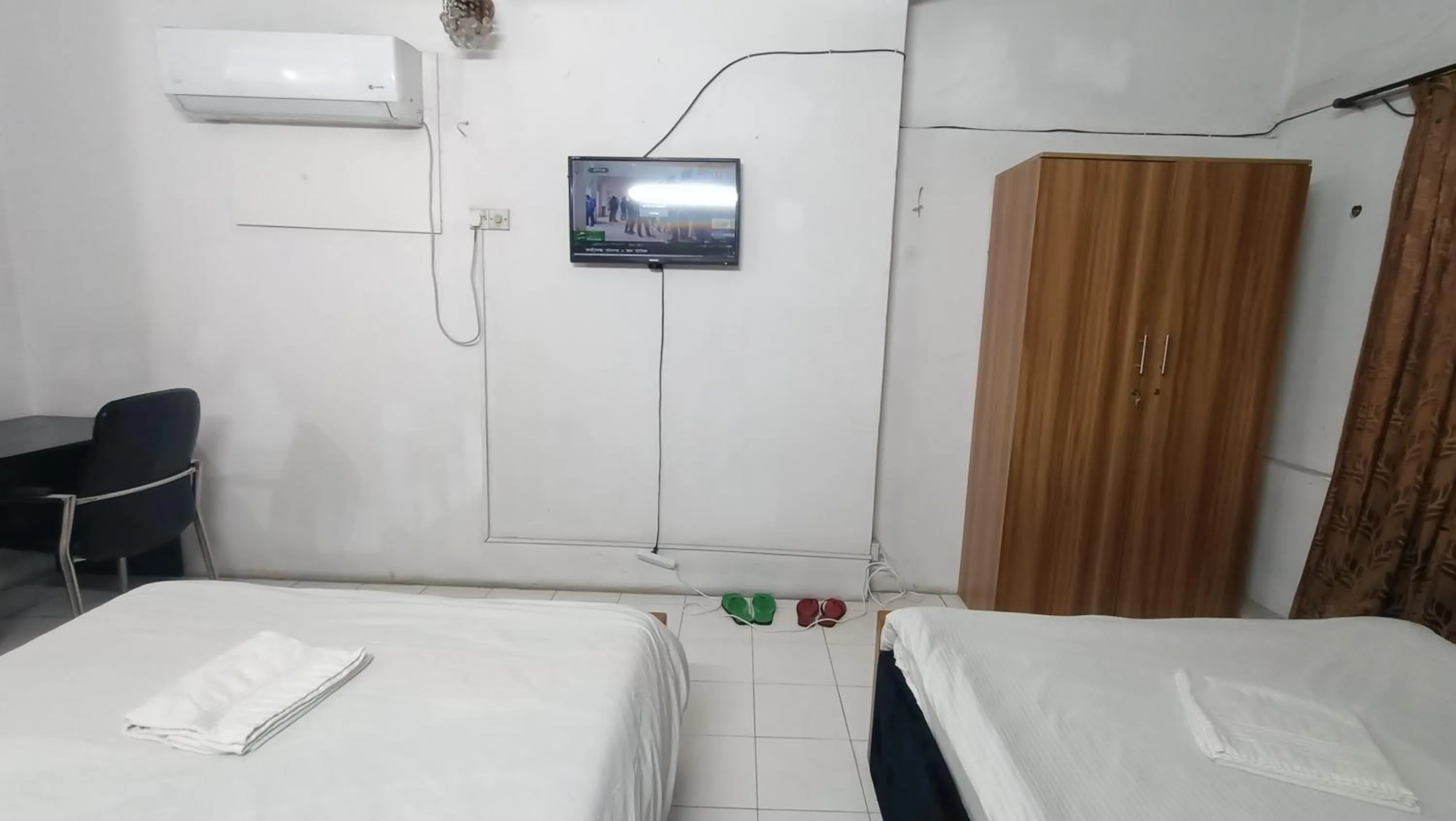 Bed in Hotel Golden Bird