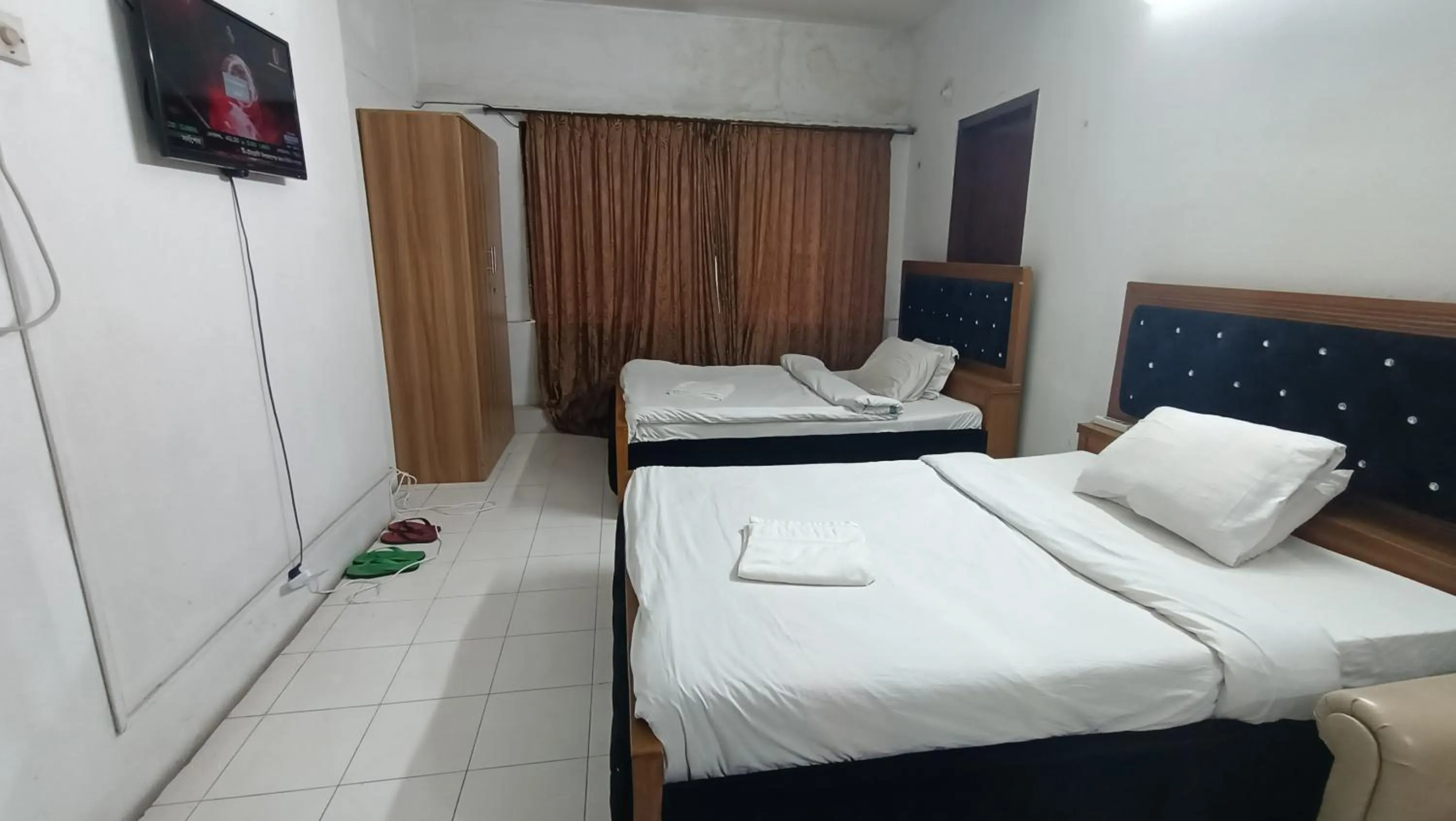 Photo of the whole room, Bed in Hotel Golden Bird