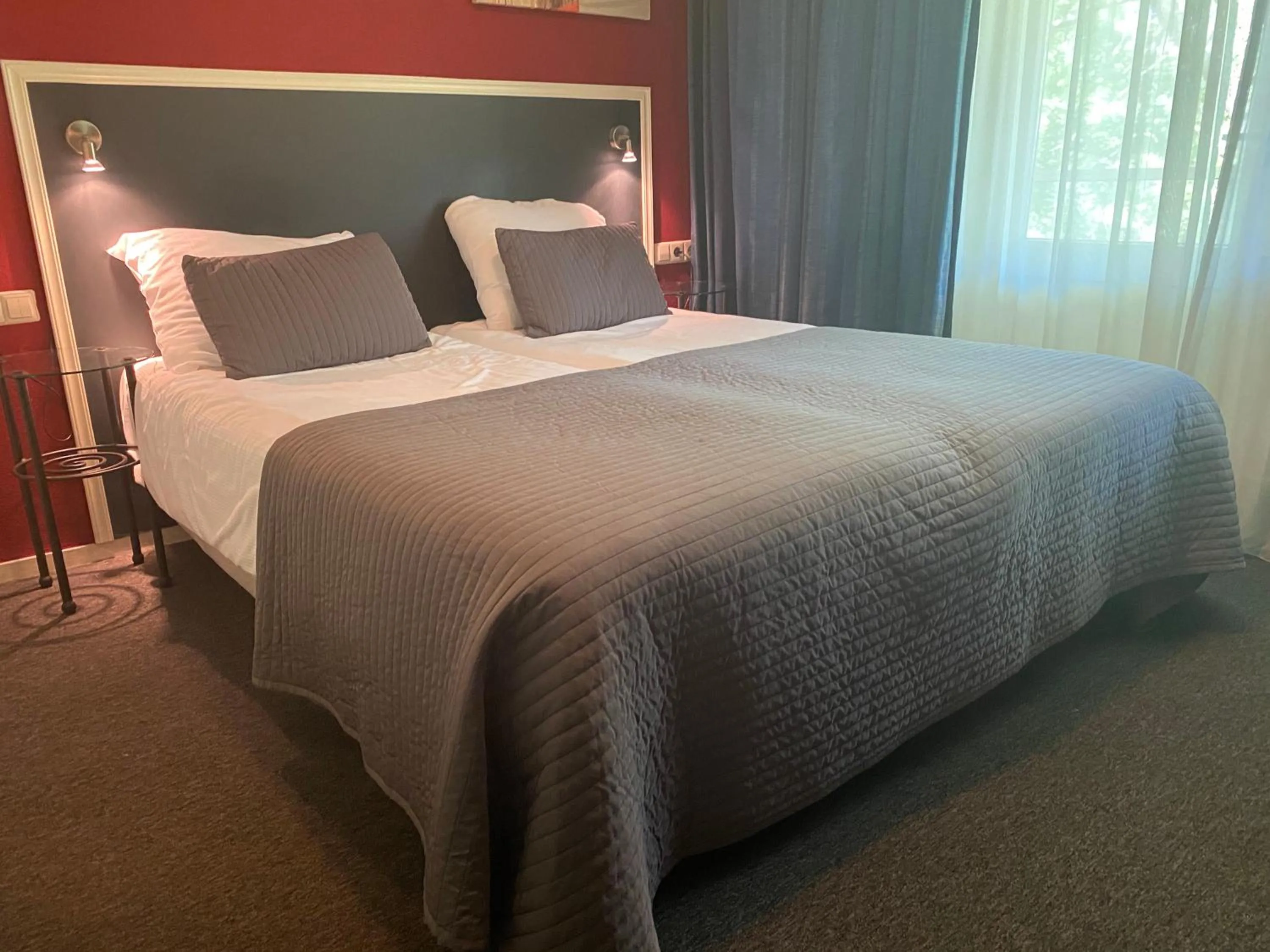 Bedroom, Bed in Fletcher Strandhotel Renesse