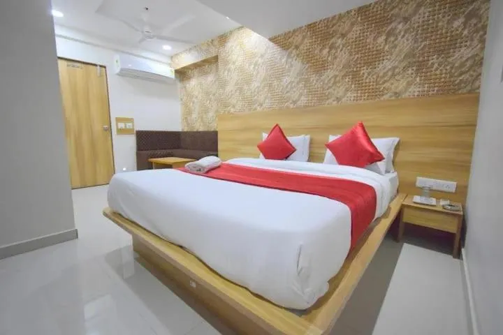 Bed in Hotel Midnight