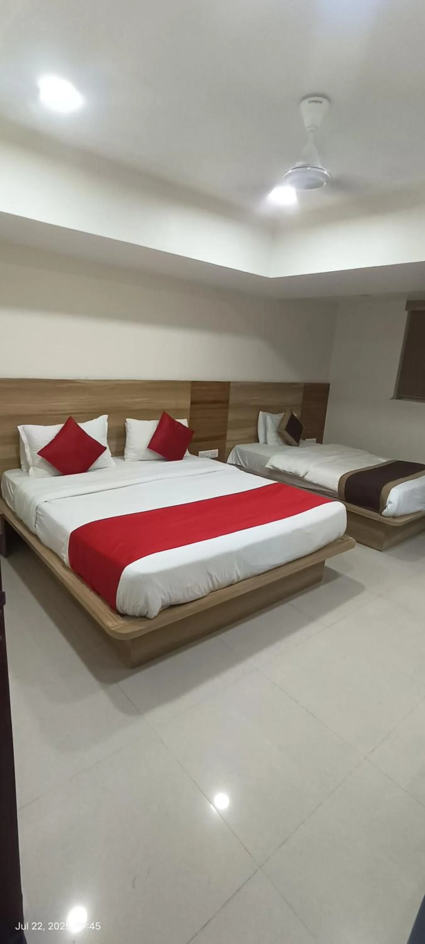 Bed in Hotel Midnight