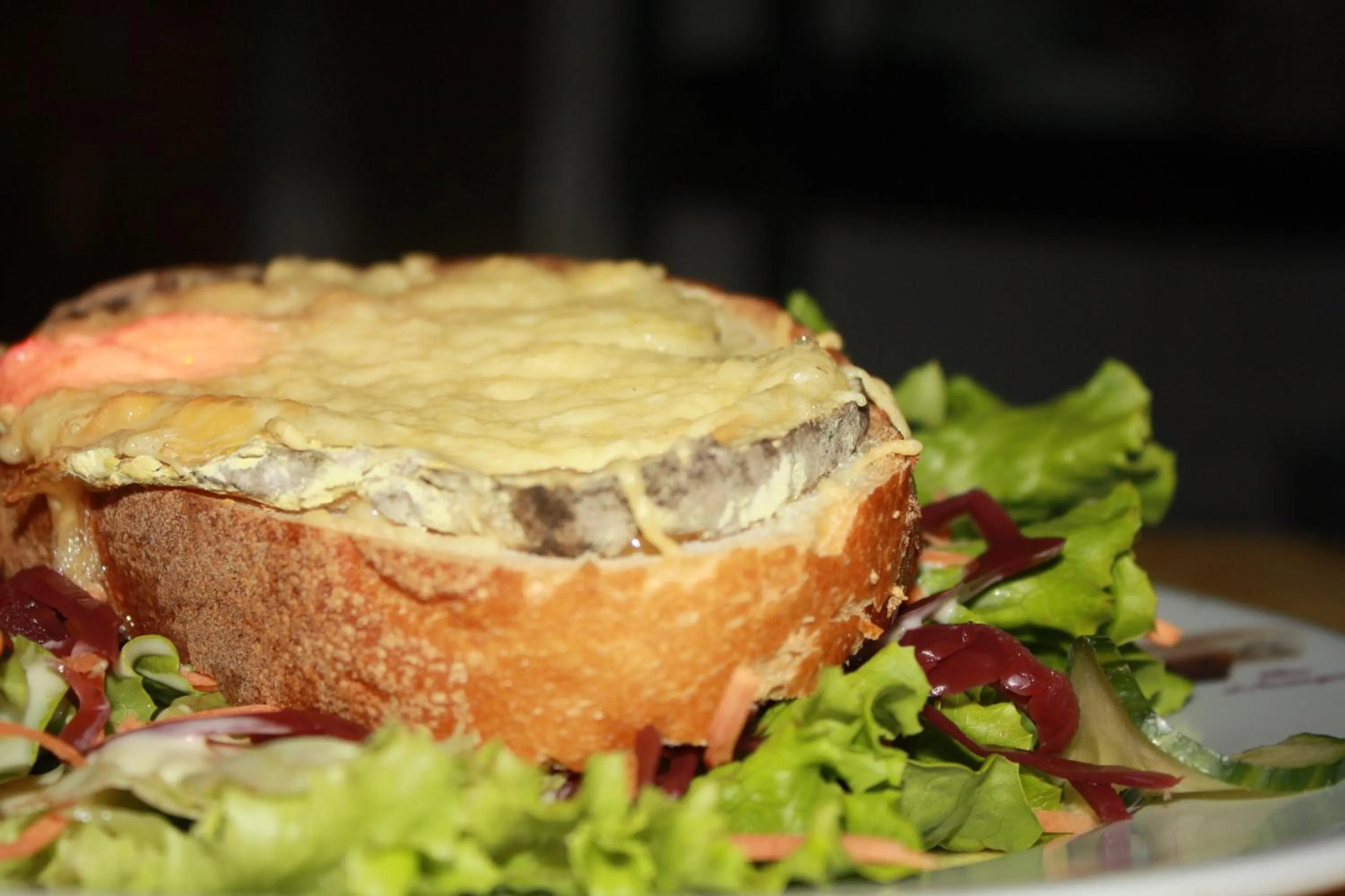 Restaurant/places to eat in La Renaissance