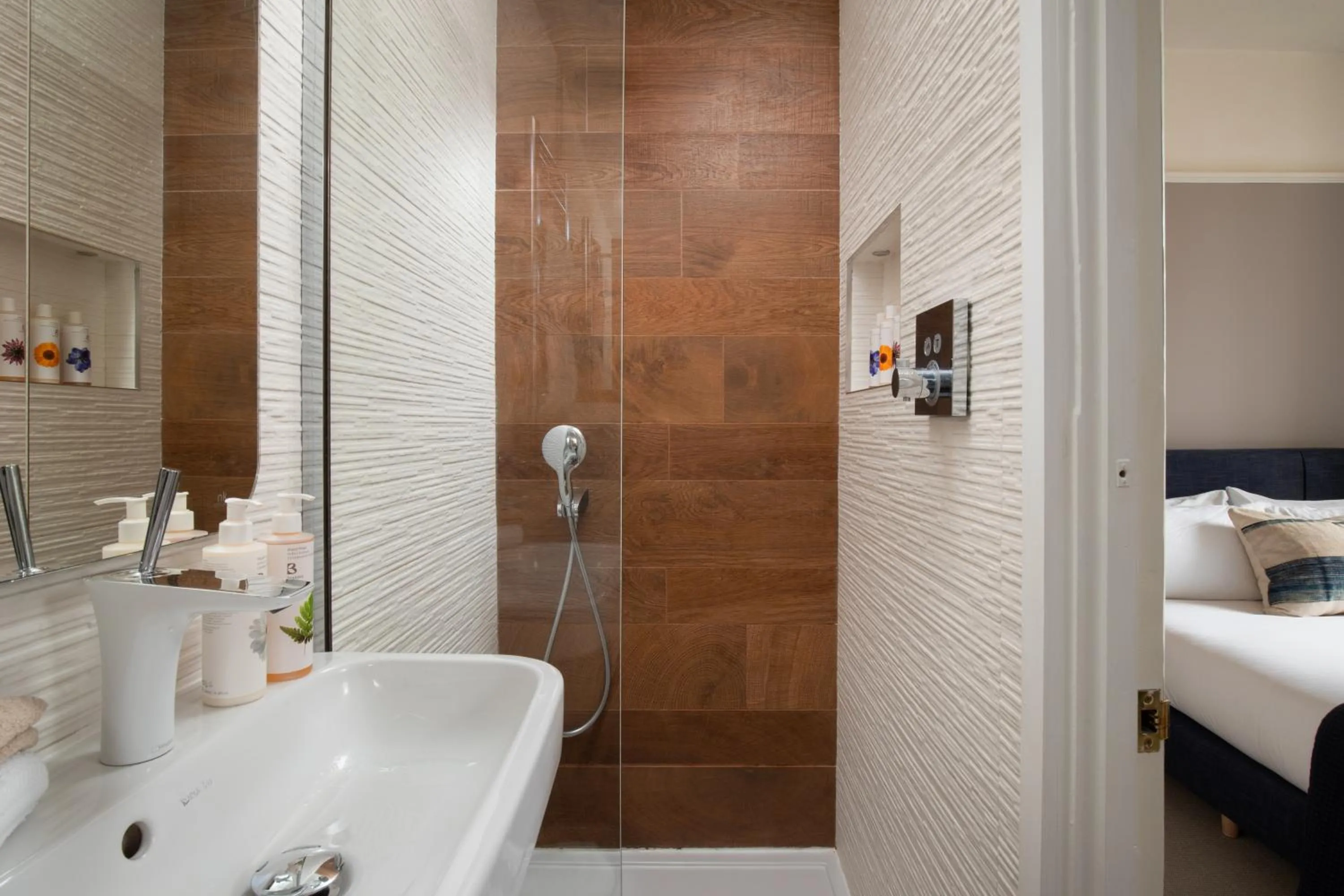 Bathroom in Dorset House