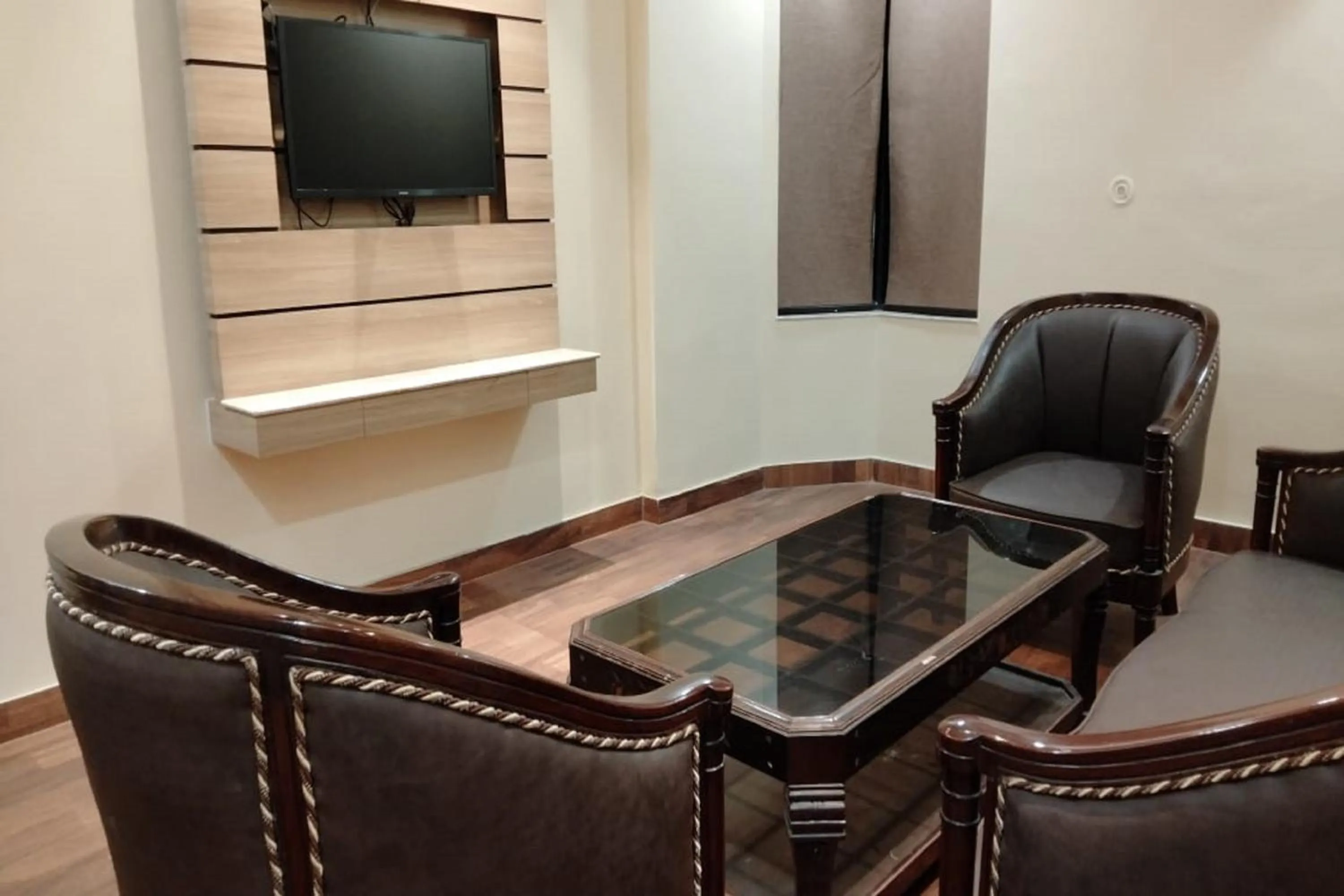 TV and multimedia in Hotel Park Regency