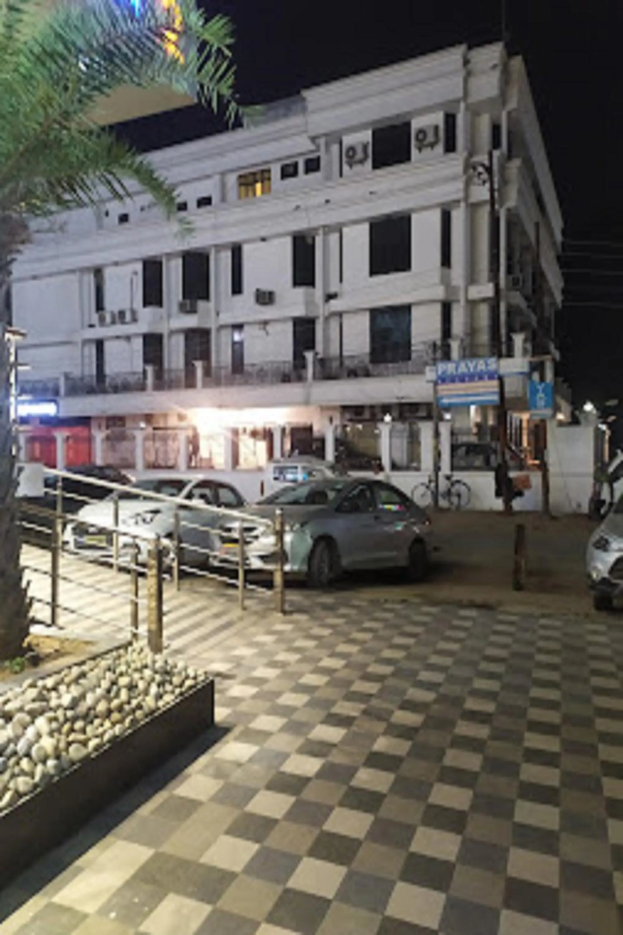 Parking in Hotel Park Regency