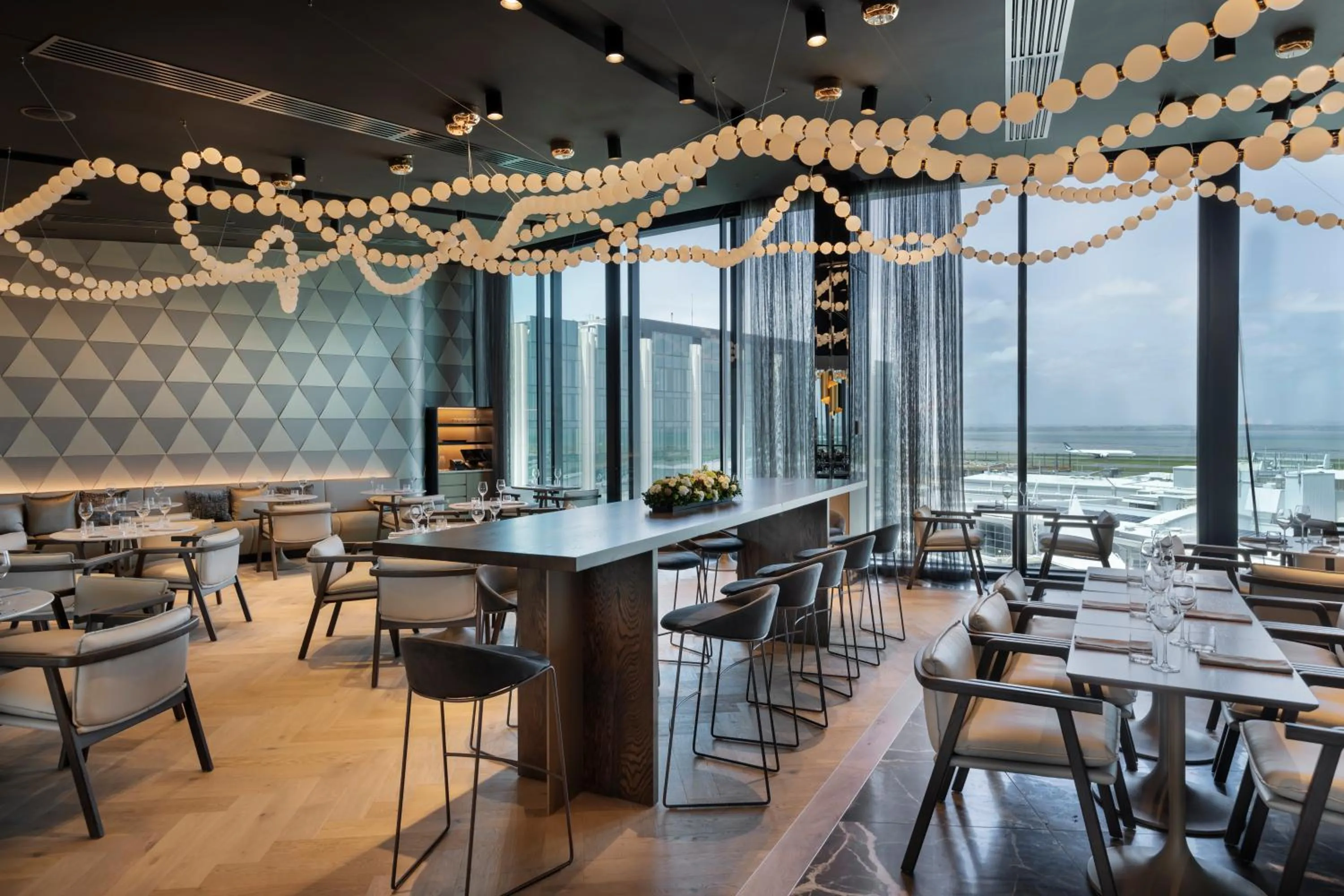 Restaurant/places to eat in Pullman Auckland Airport