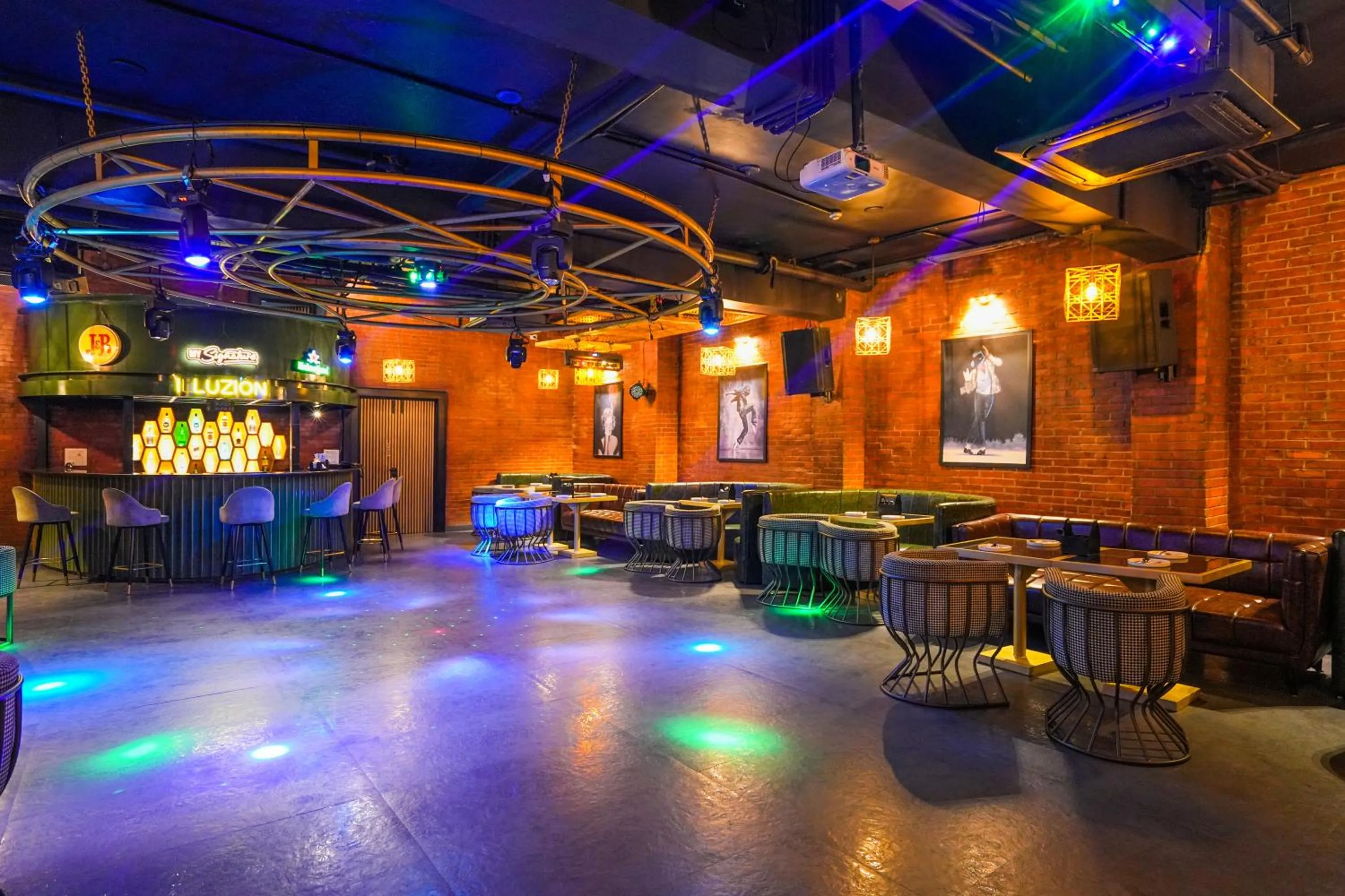 Nightclub / DJ in The Belmonte House By Levelup