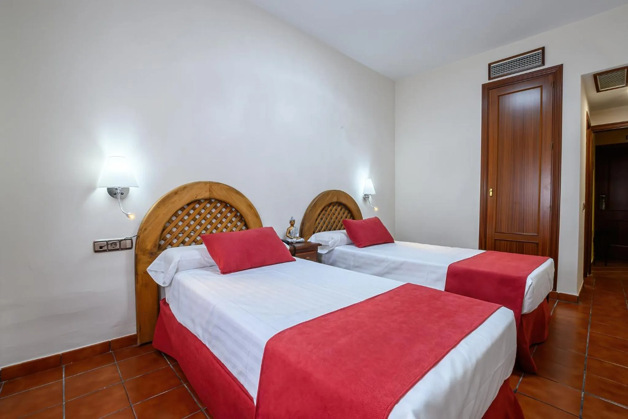 Bed in Hotel H28 Camas