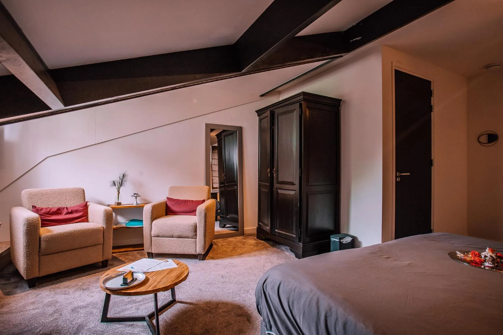 Seating area, Bed in B&B/Boertel de Meander