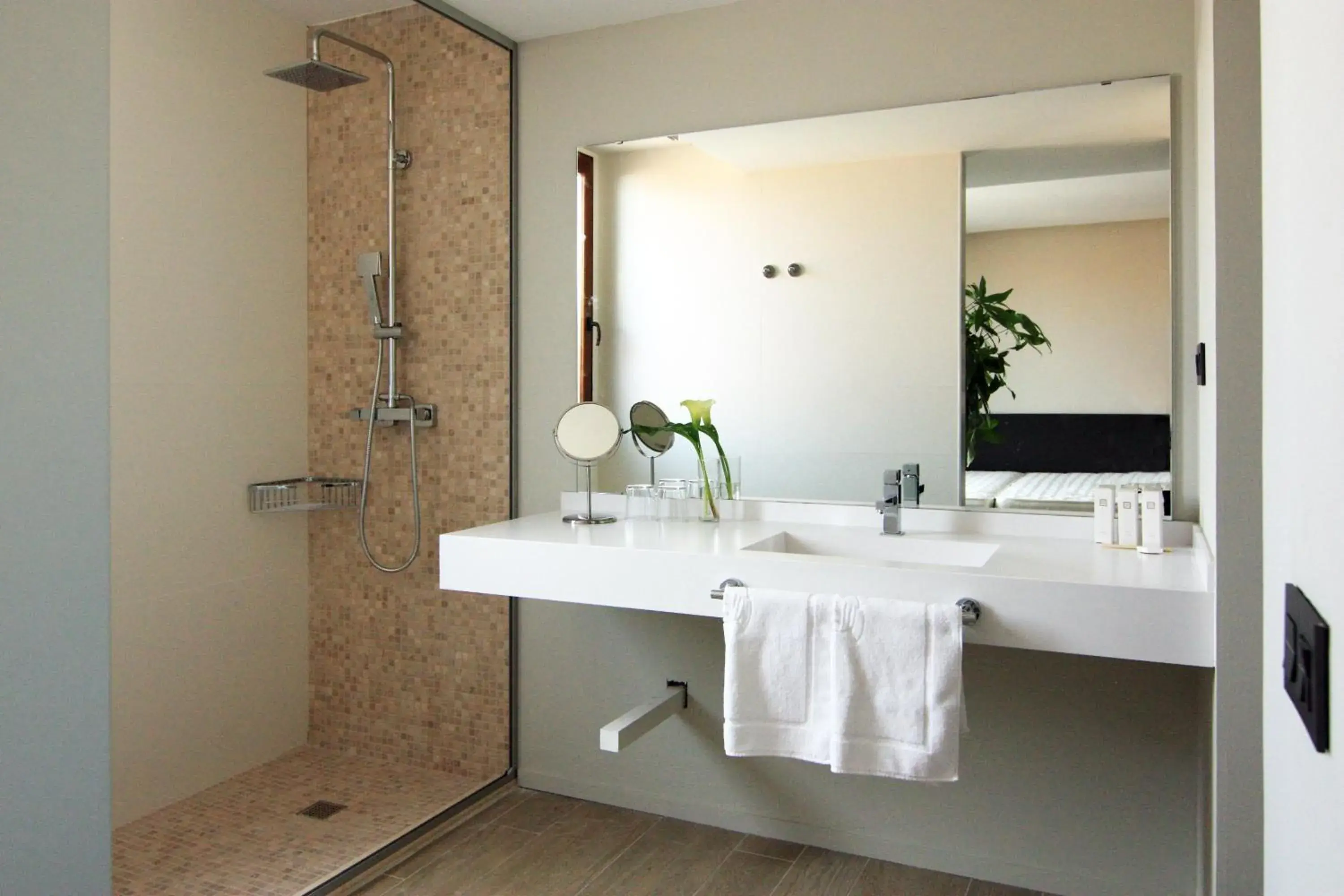 Twin Room with Terrace - single occupancy in Hotel Raval de la Mar Twin Room with Terrace - single occupancy in Hotel Raval de la Mar