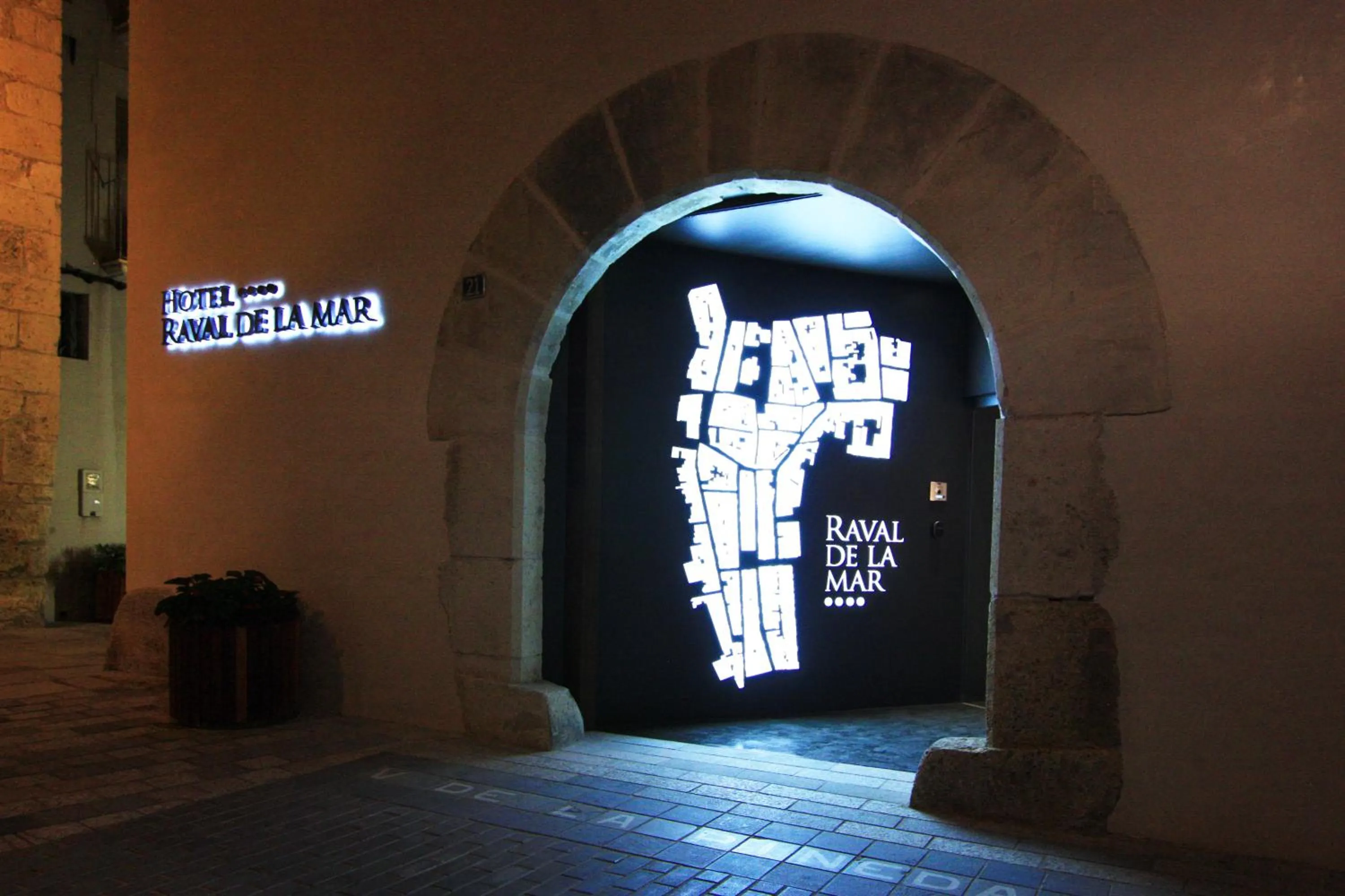 Facade/entrance in Hotel Raval de la Mar