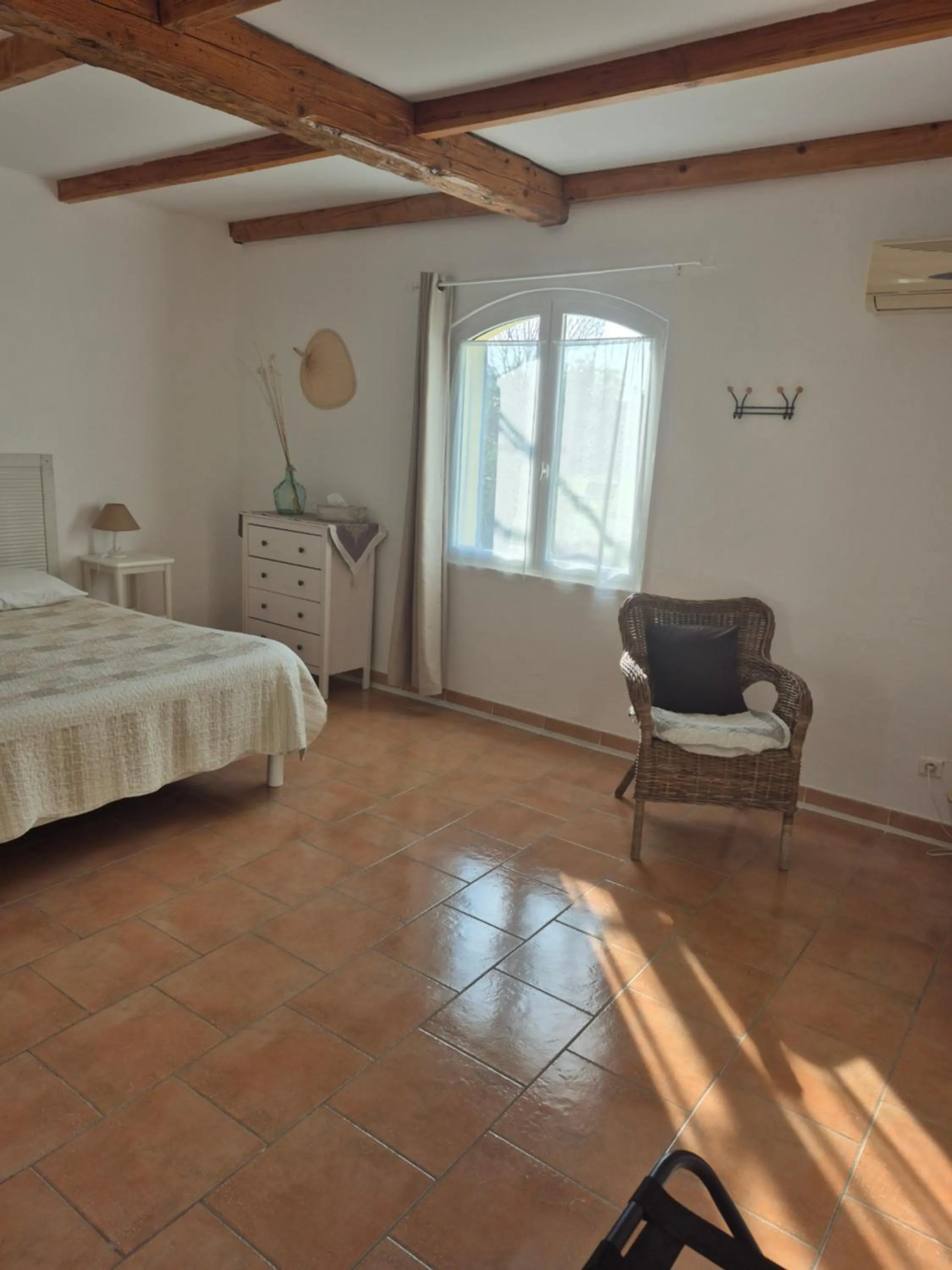 Bedroom, Bed in Mas Clement - Chambre et table d'hôtes