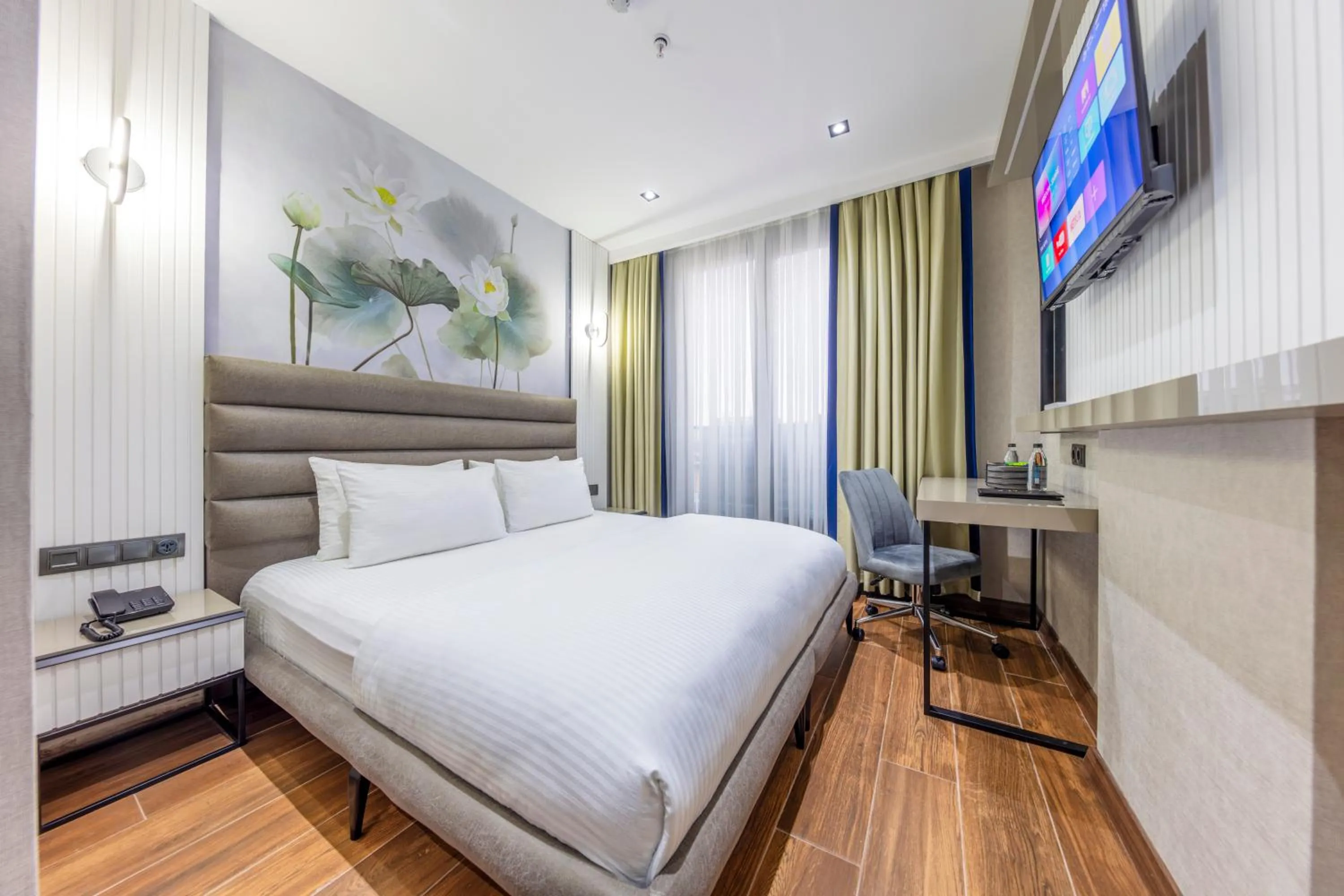 Bed in Dem Premium Hotel - Round Trip Airport Service - Istanbul International Airport