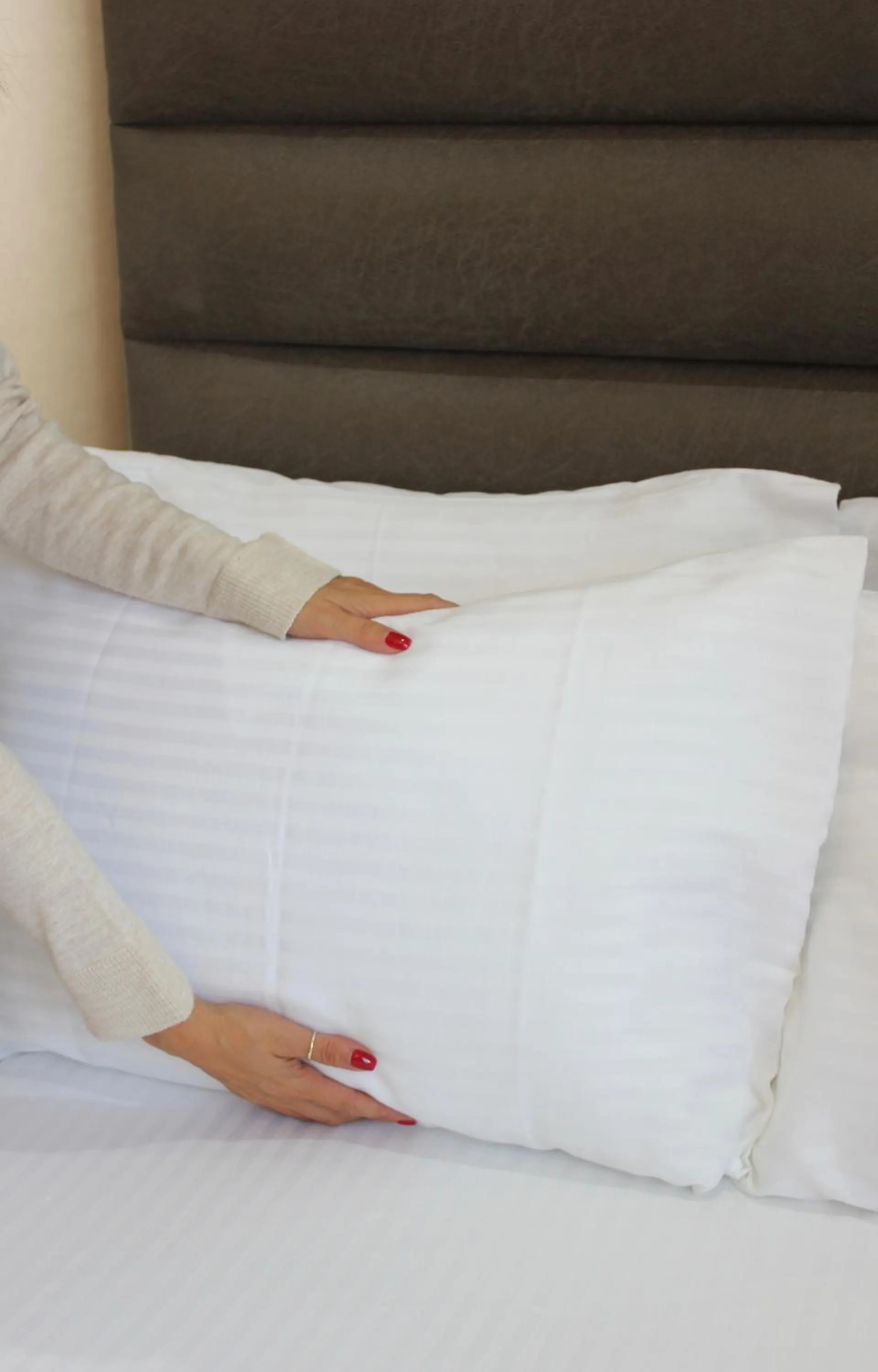 Bed in Dem Premium Hotel - Round Trip Airport Service - Istanbul International Airport