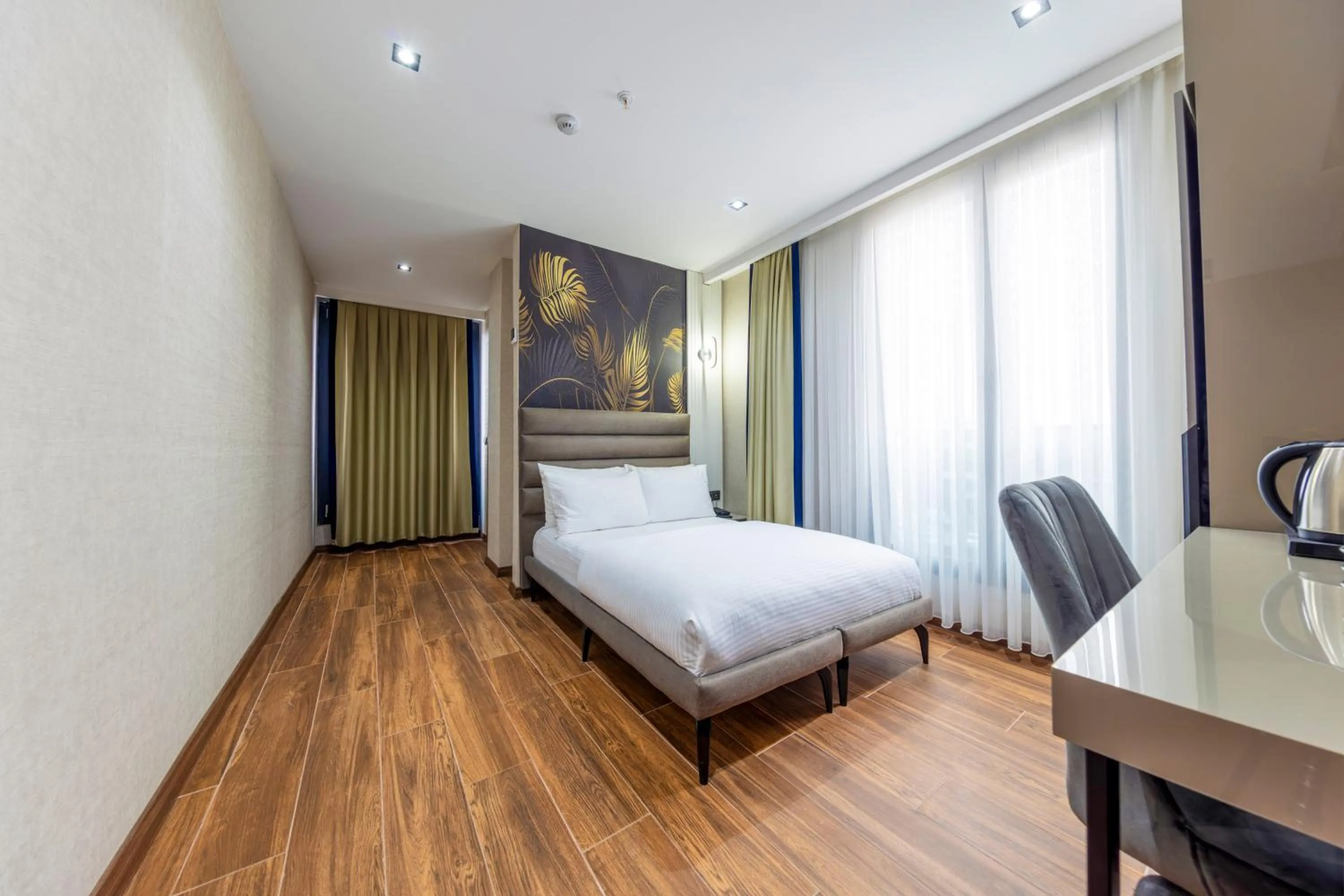 Bed in Dem Premium Hotel - Round Trip Airport Service - Istanbul International Airport