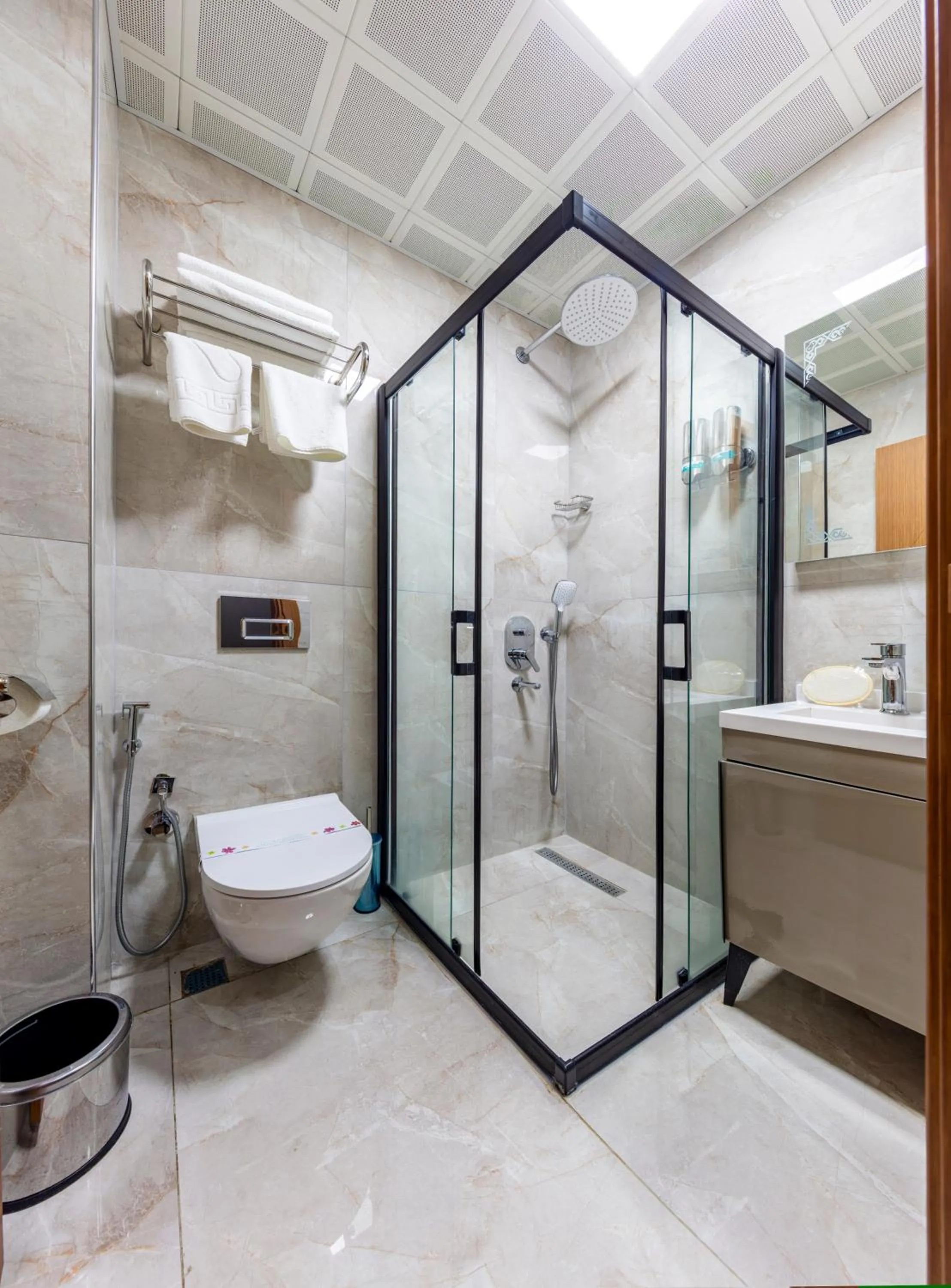 Shower in Dem Premium Hotel - Round Trip Airport Service - Istanbul International Airport