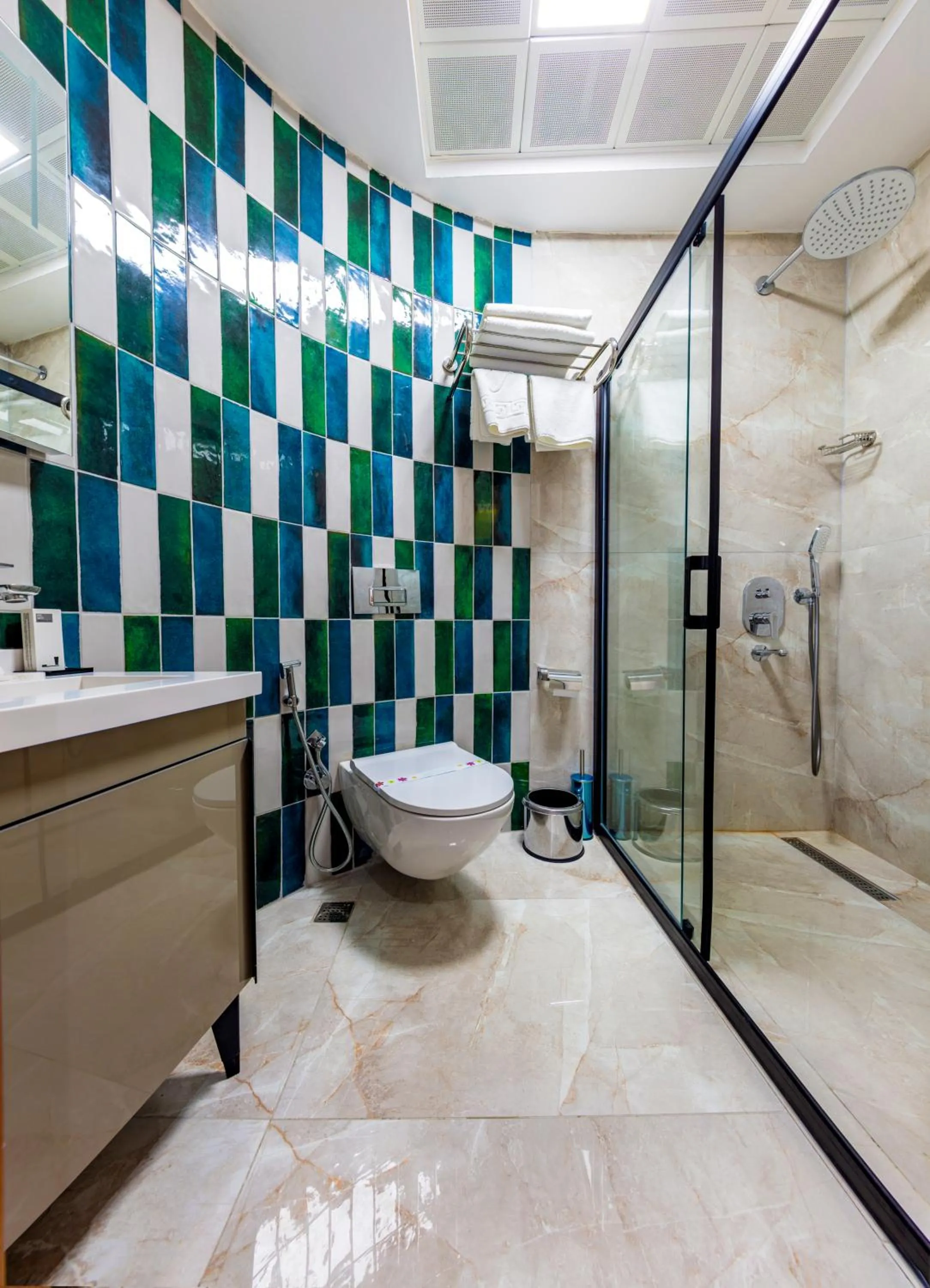 Shower in Dem Premium Hotel - Round Trip Airport Service - Istanbul International Airport