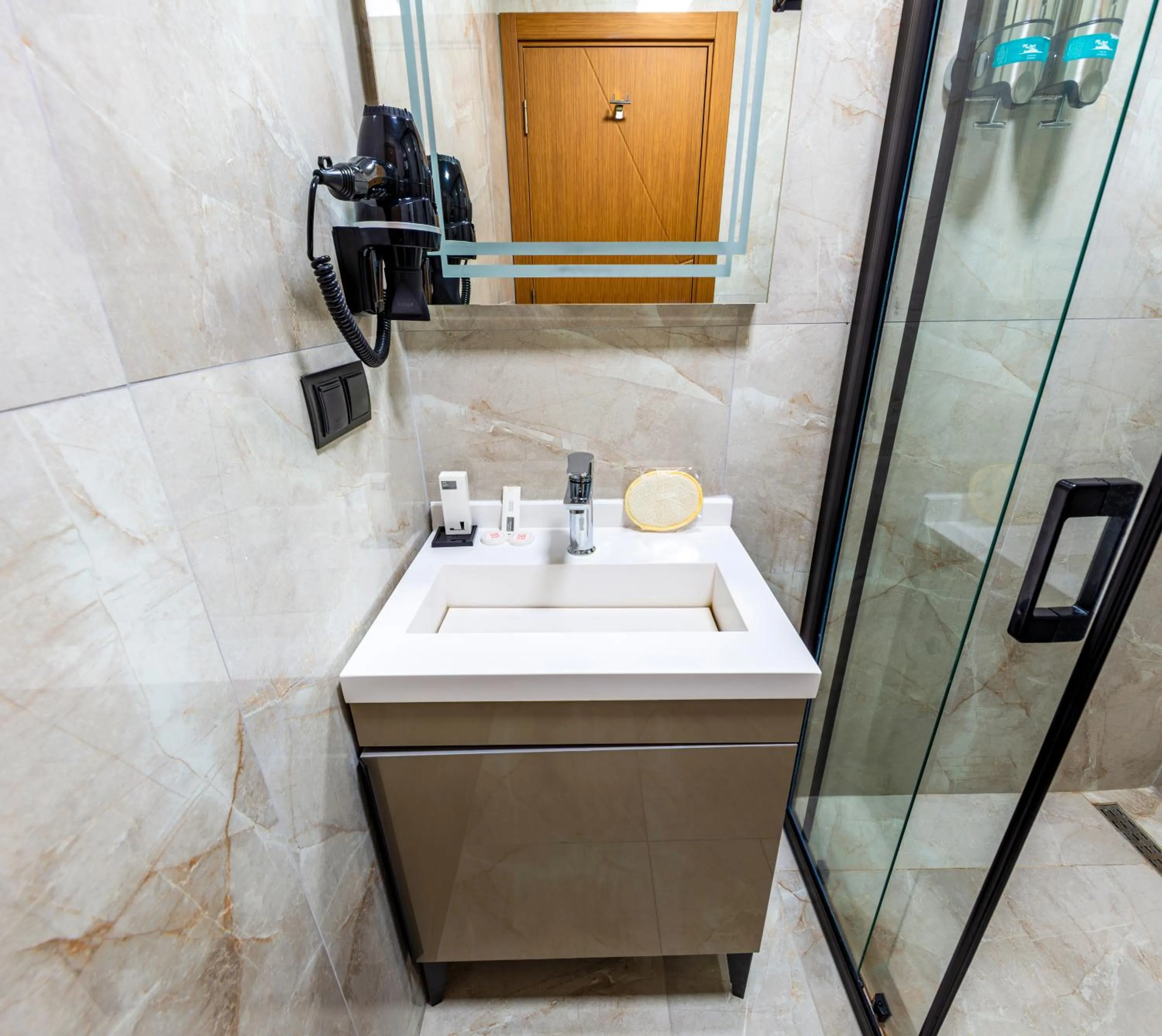 Bathroom in Dem Premium Hotel - Round Trip Airport Service - Istanbul International Airport
