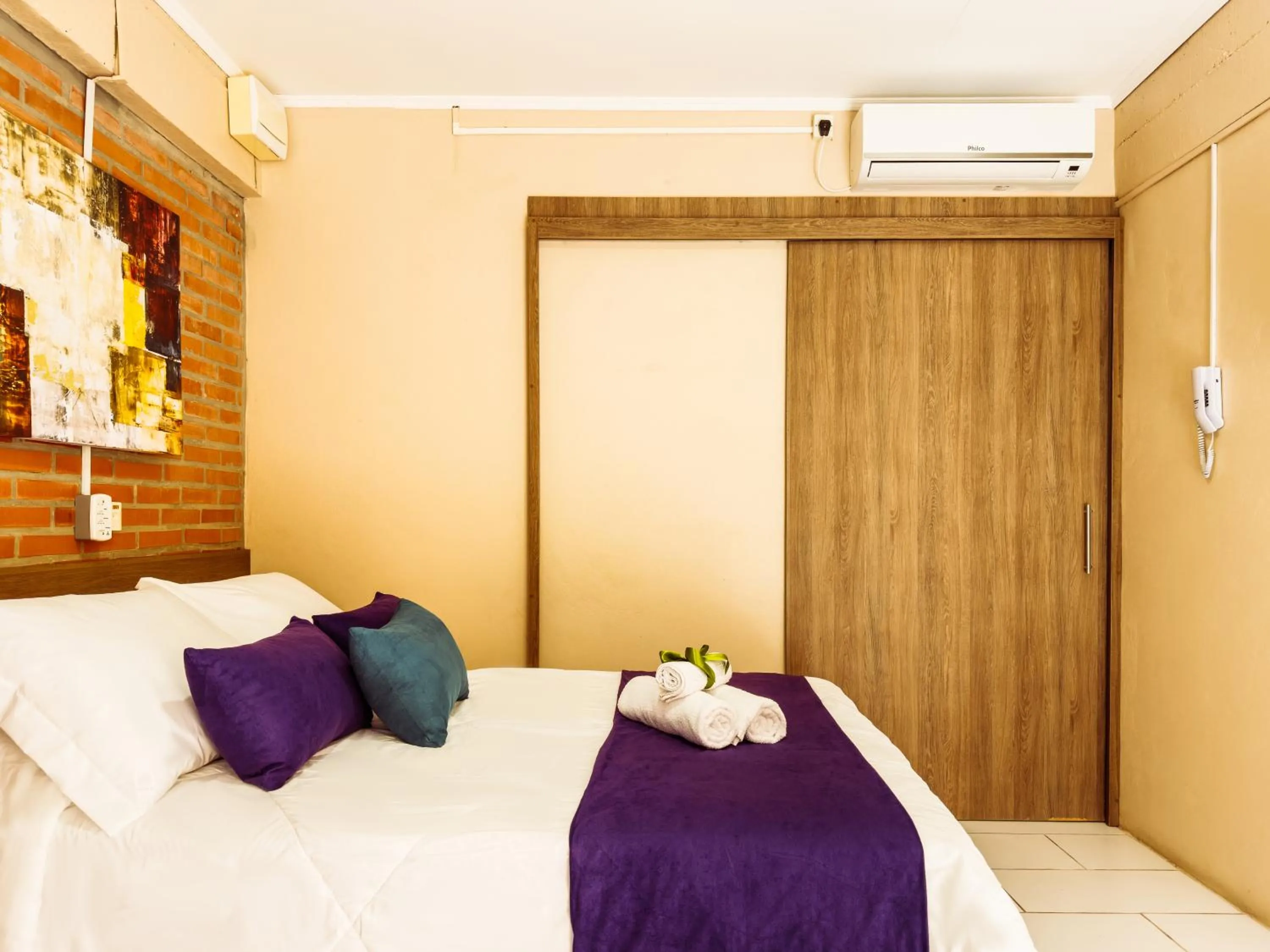 Bedroom in Luzzy Hotel