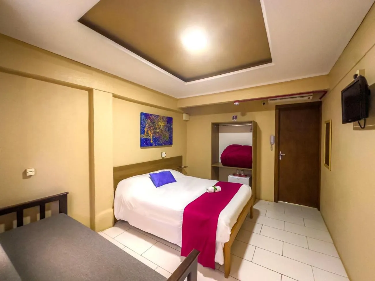 Photo of the whole room in Luzzy Hotel