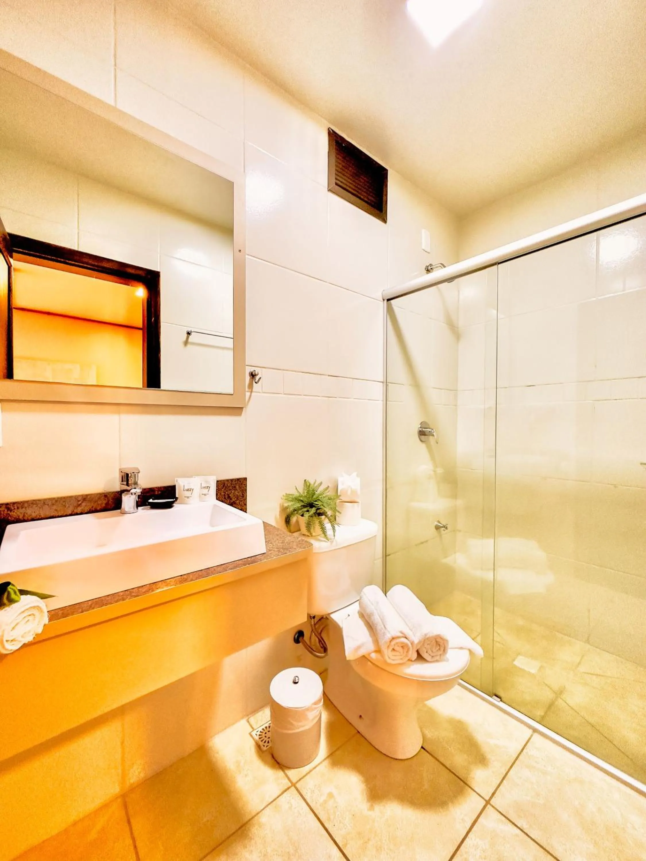 Bathroom in Luzzy Hotel