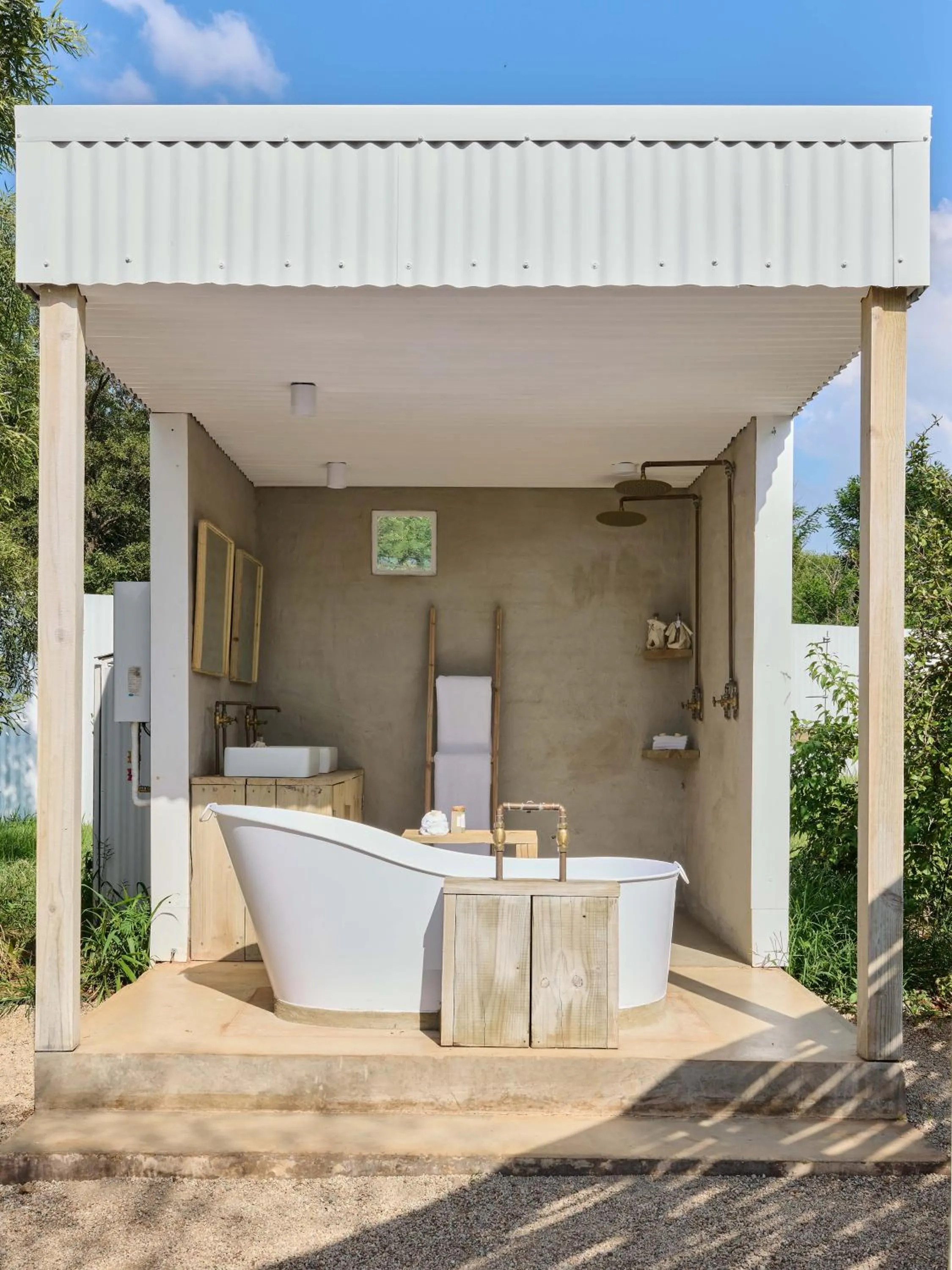 Hot Tub in FARMHOUSE58