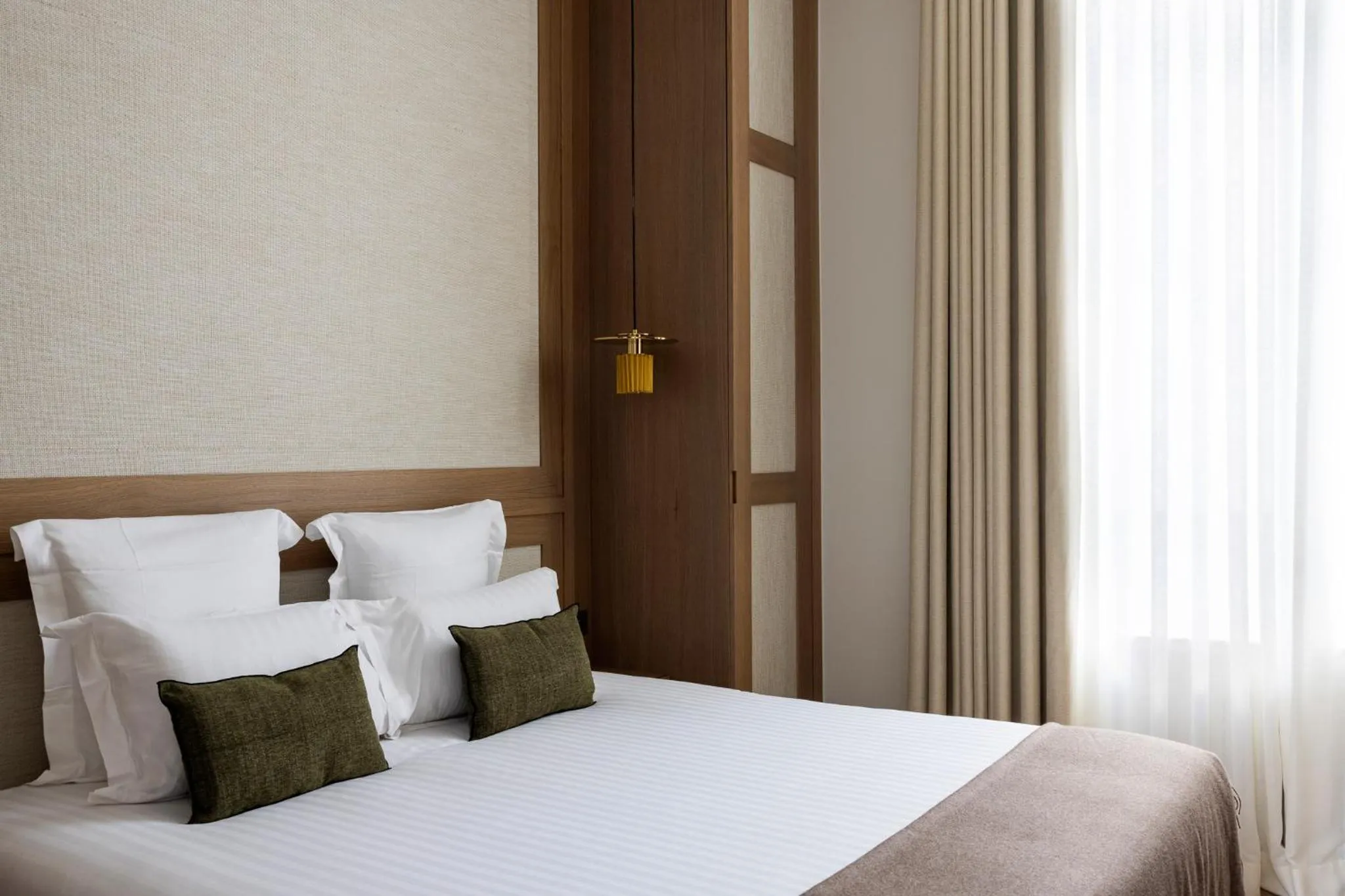 Bedroom, Bed in HIGHSTAY - Luxury Serviced Apartments - Le Marais