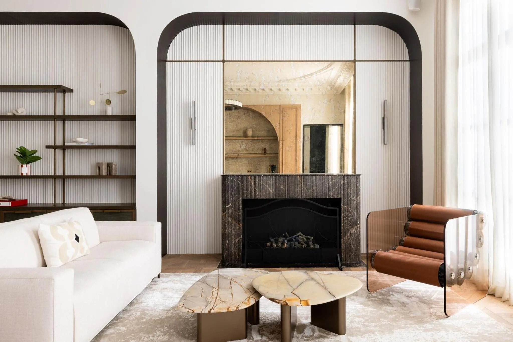 TV and multimedia in HIGHSTAY - Luxury Serviced Apartments - Le Marais